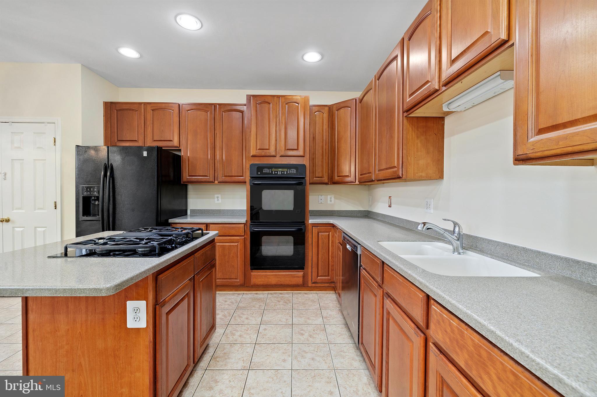 POTOMAC CROSSING - Residential