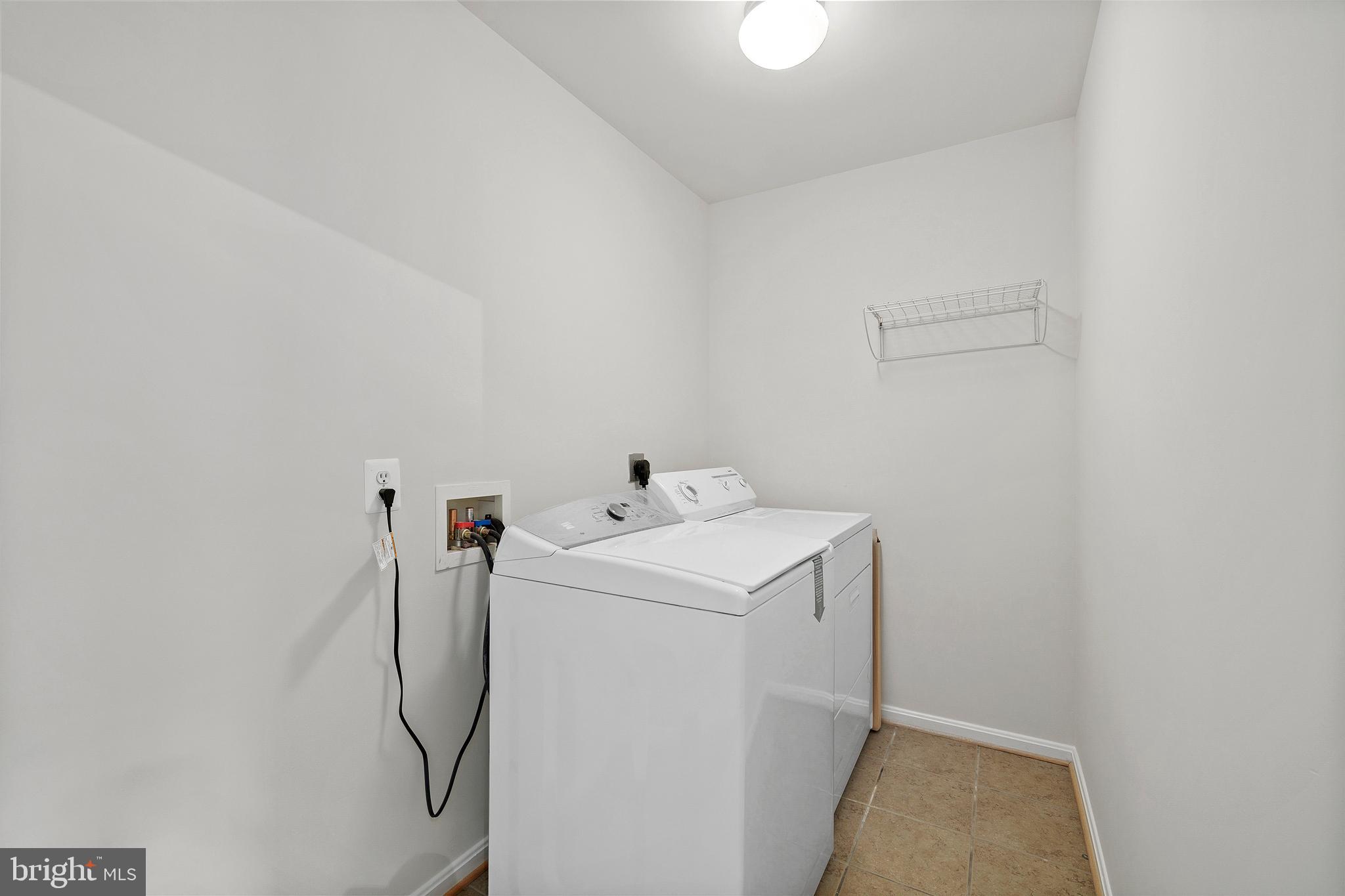 POTOMAC CROSSING - Residential