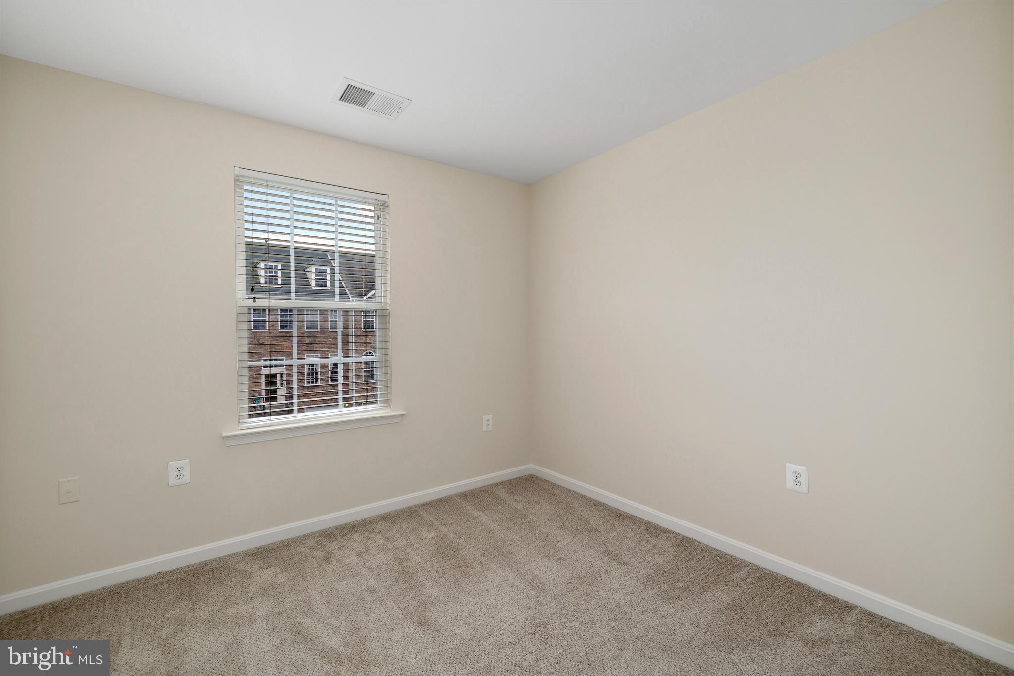 POTOMAC CROSSING - Residential