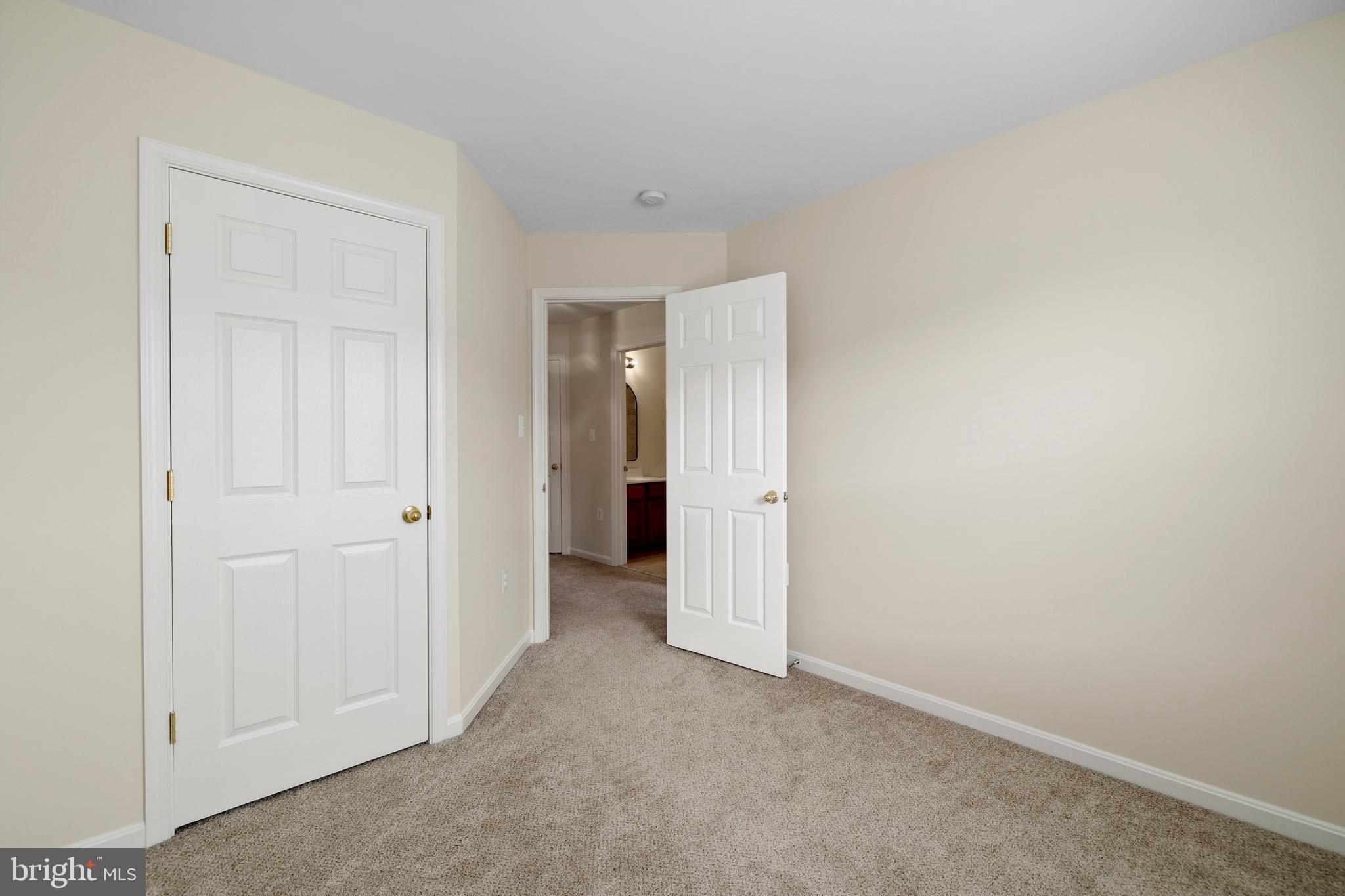 POTOMAC CROSSING - Residential