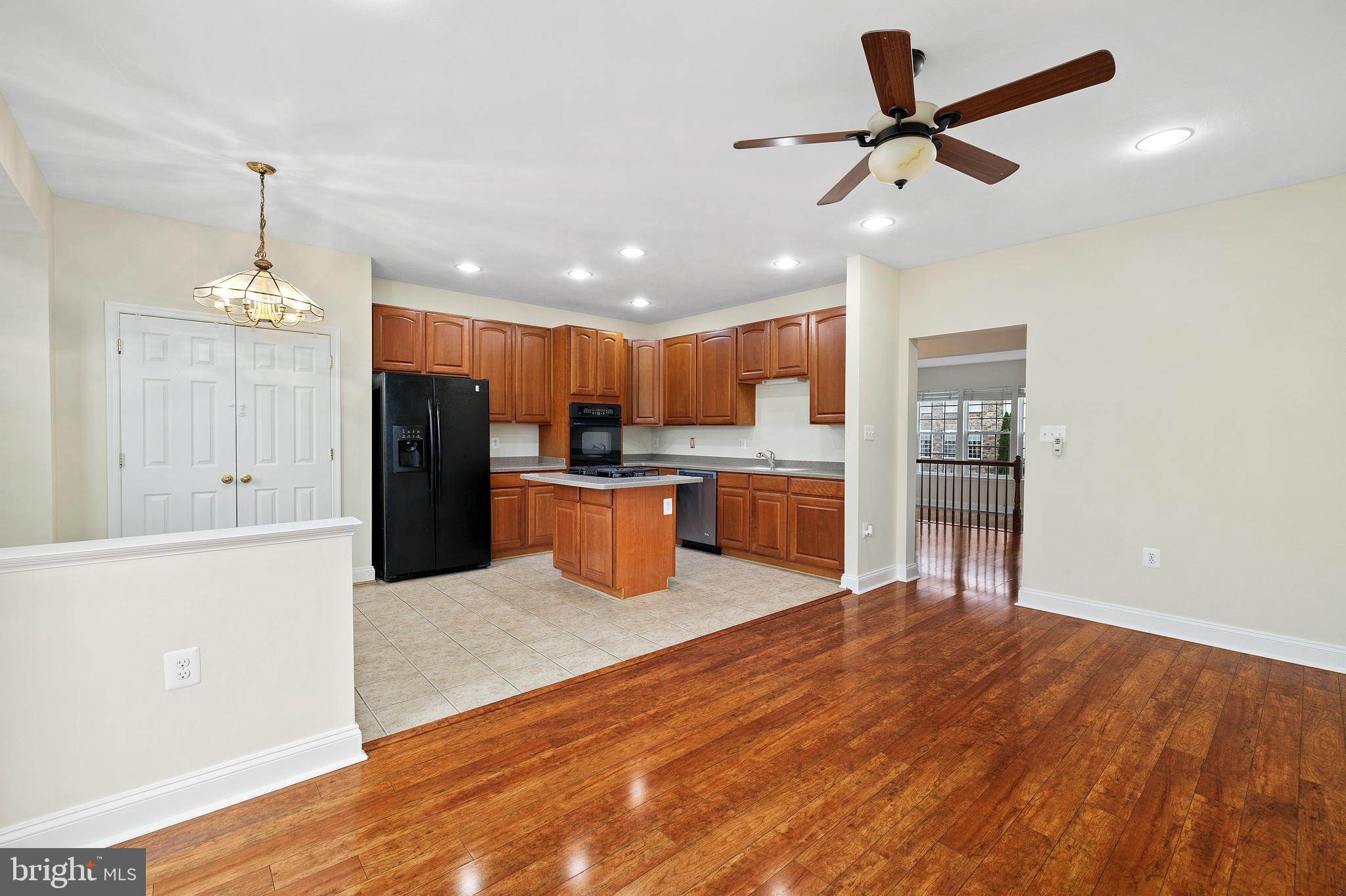 POTOMAC CROSSING - Residential