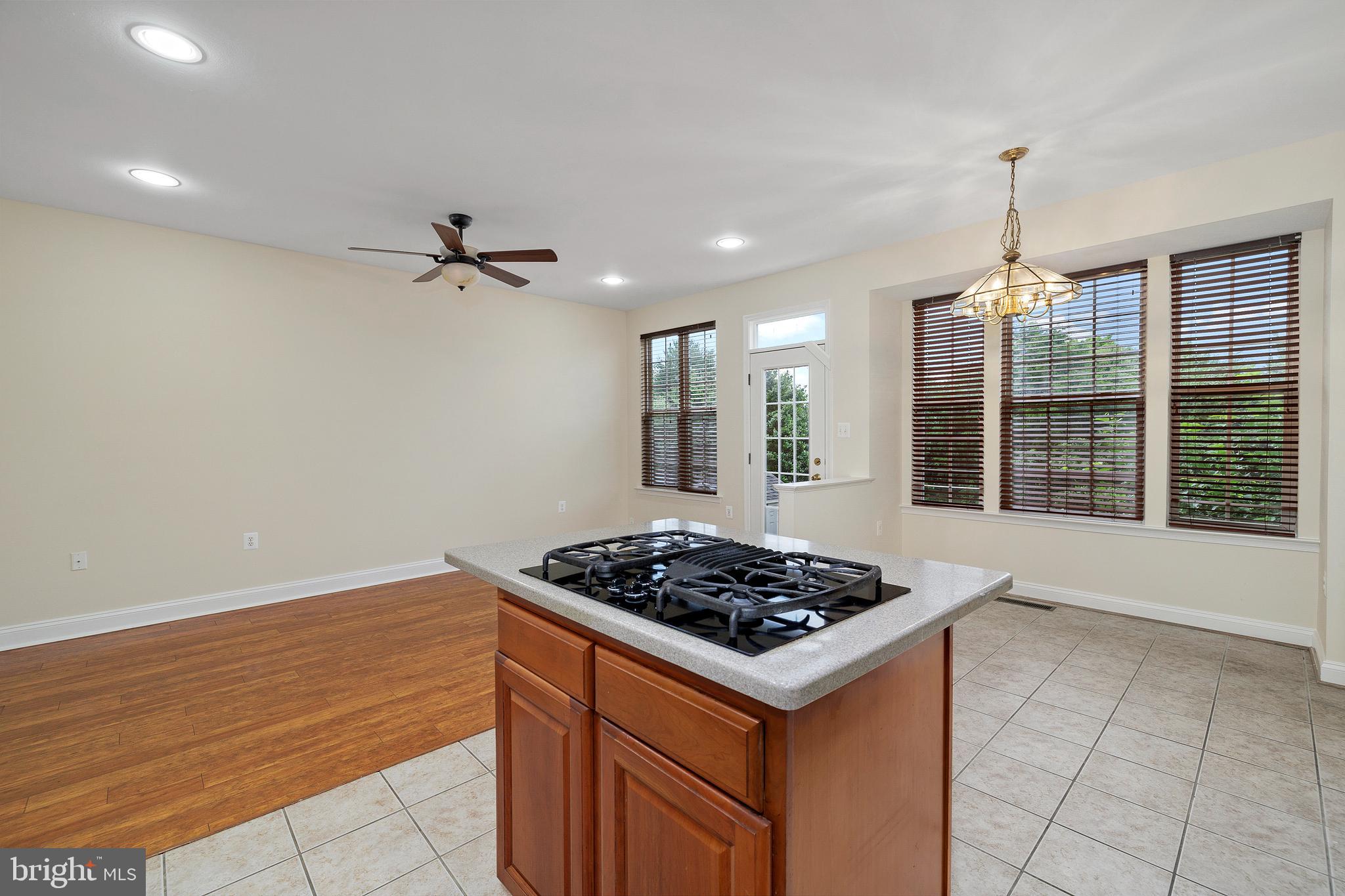 POTOMAC CROSSING - Residential