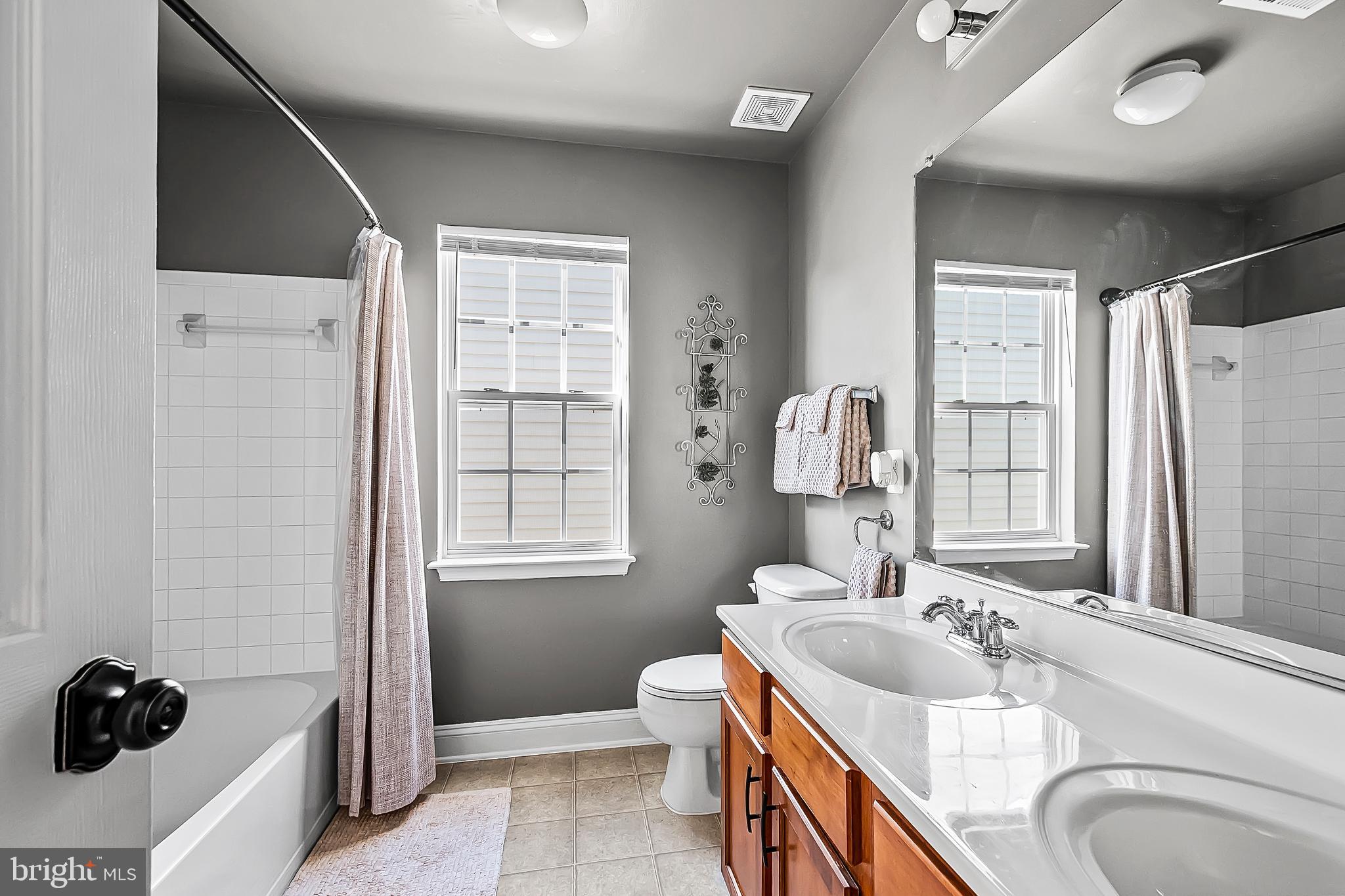 LEE'S PARKE - Residential