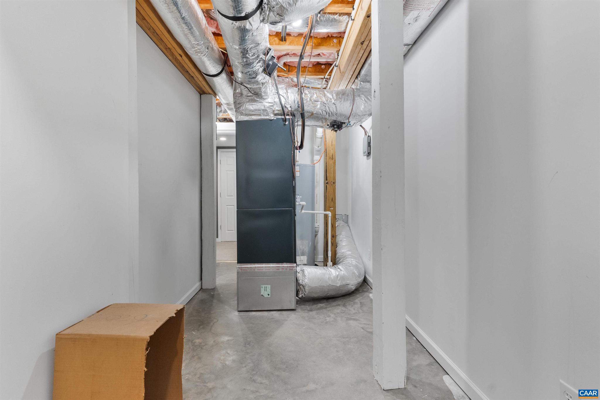 LAKE MONTICELLO - Residential