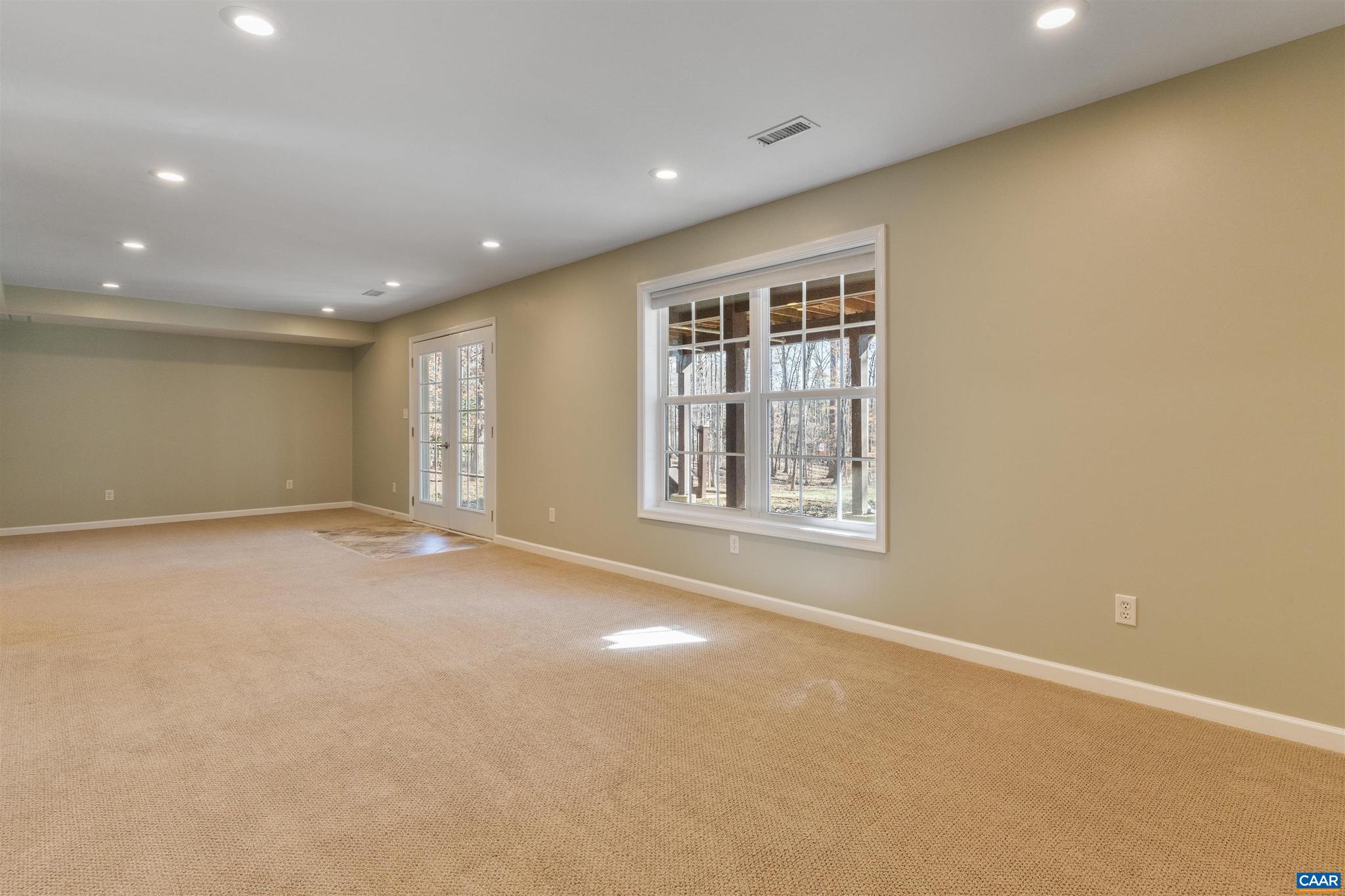 LAKE MONTICELLO - Residential