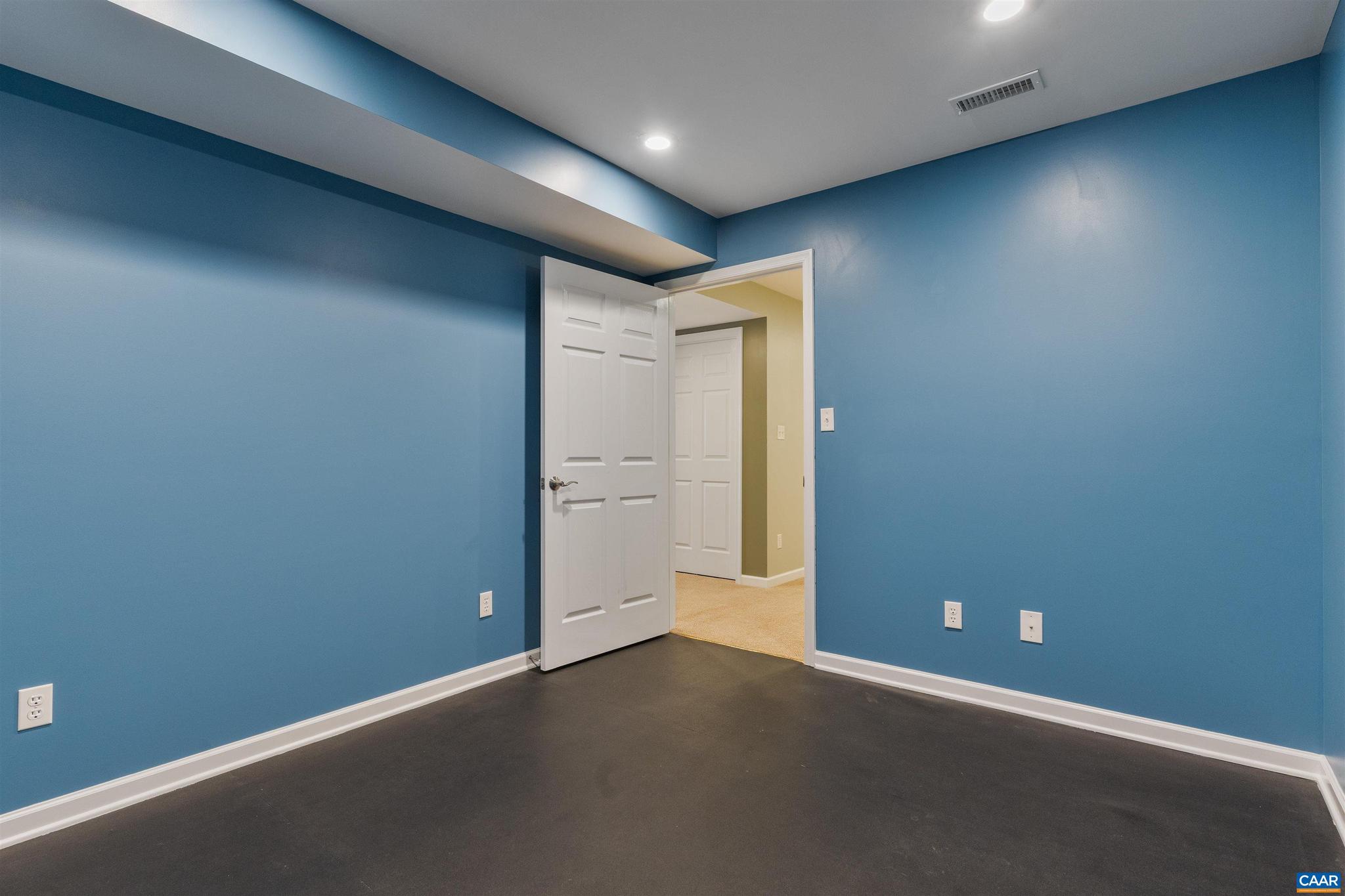 LAKE MONTICELLO - Residential