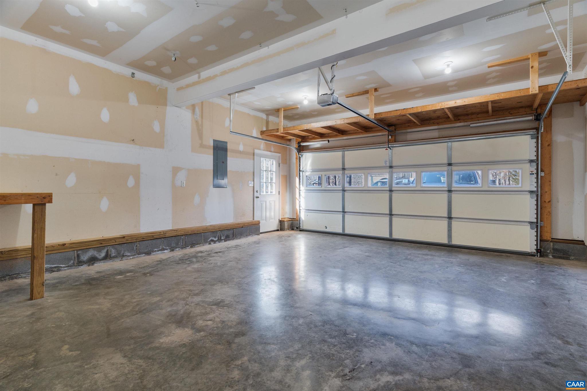 LAKE MONTICELLO - Residential