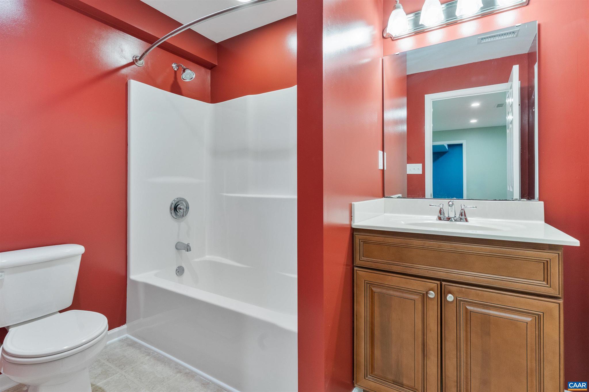 LAKE MONTICELLO - Residential