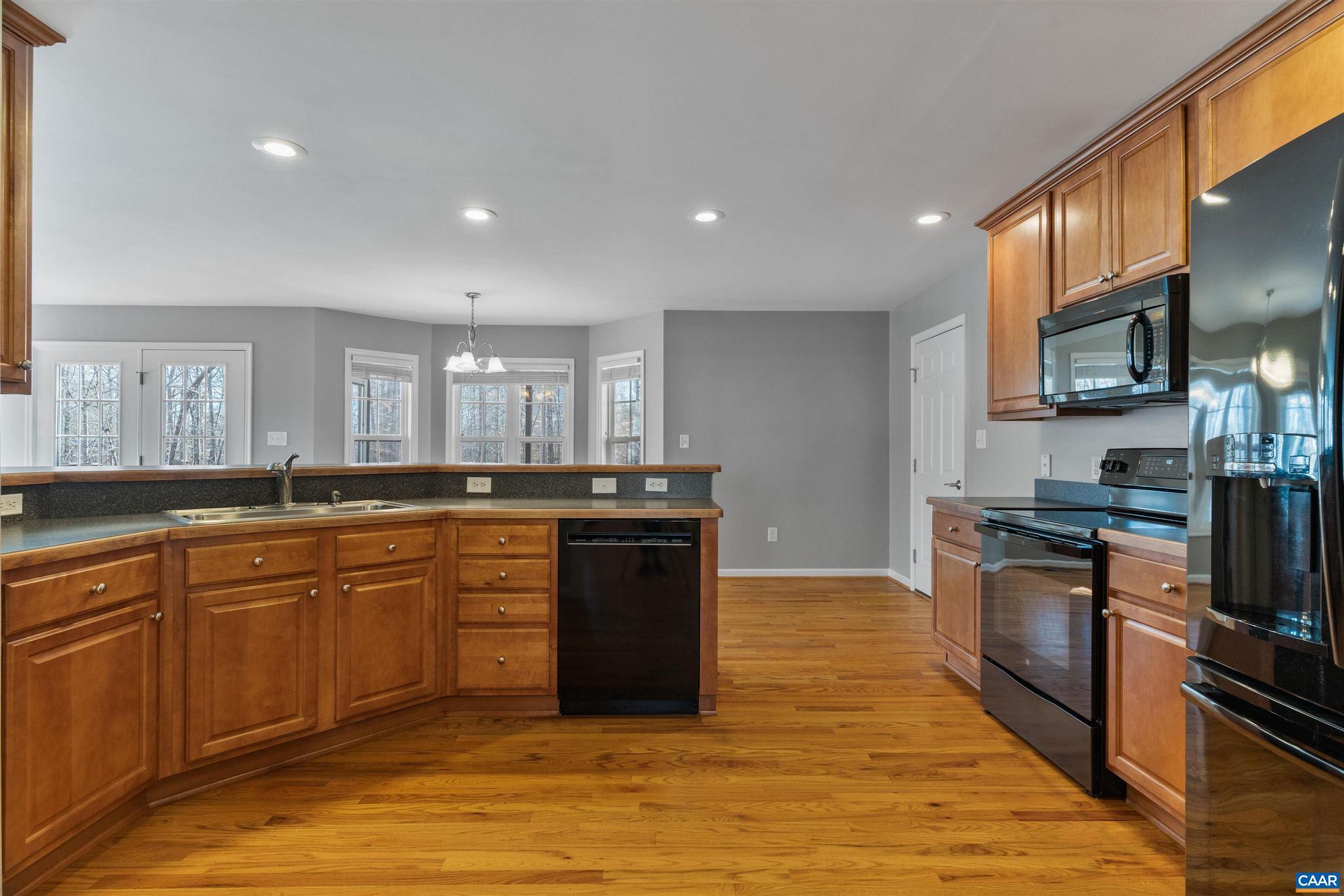 LAKE MONTICELLO - Residential