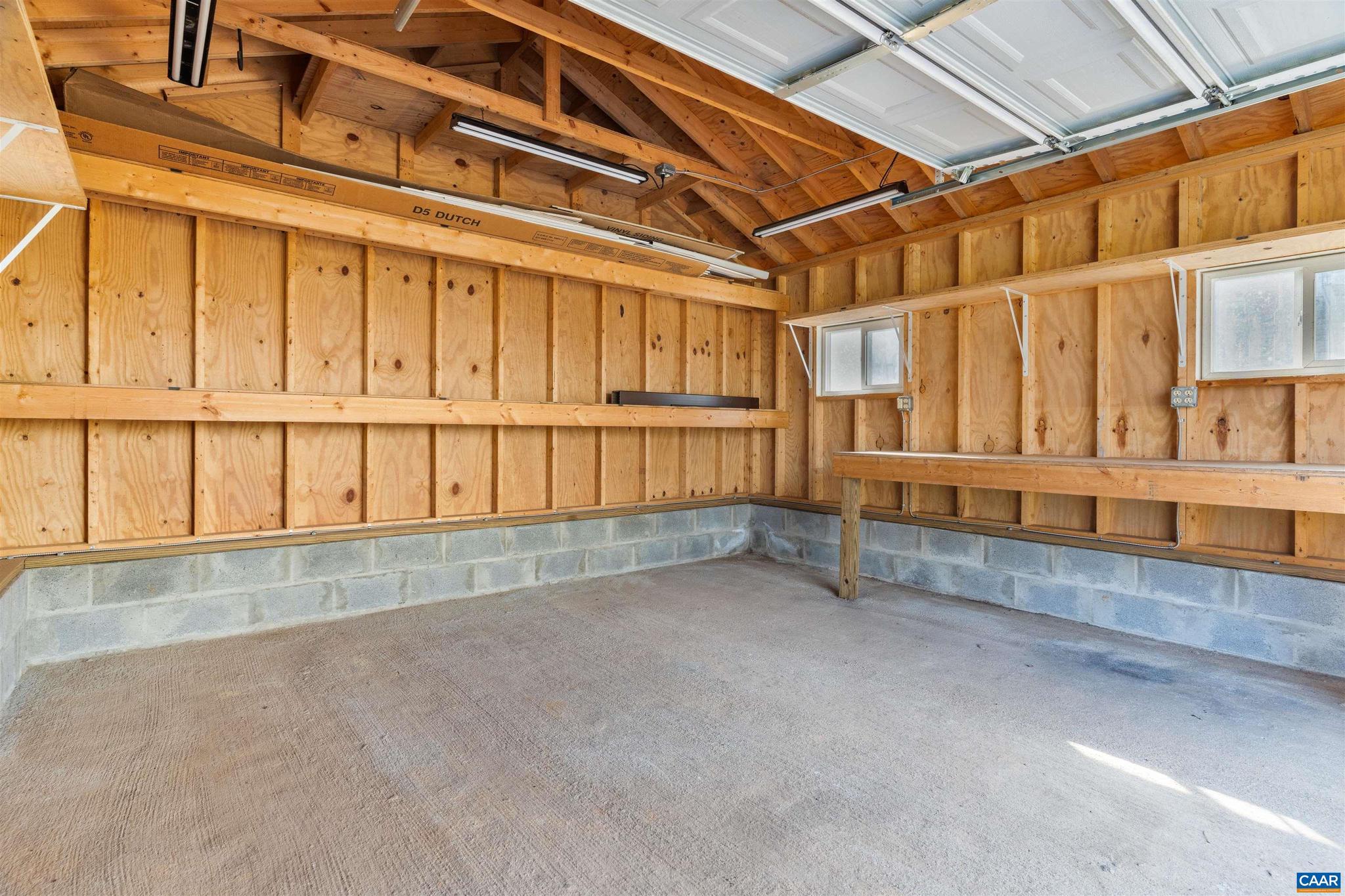 LAKE MONTICELLO - Residential