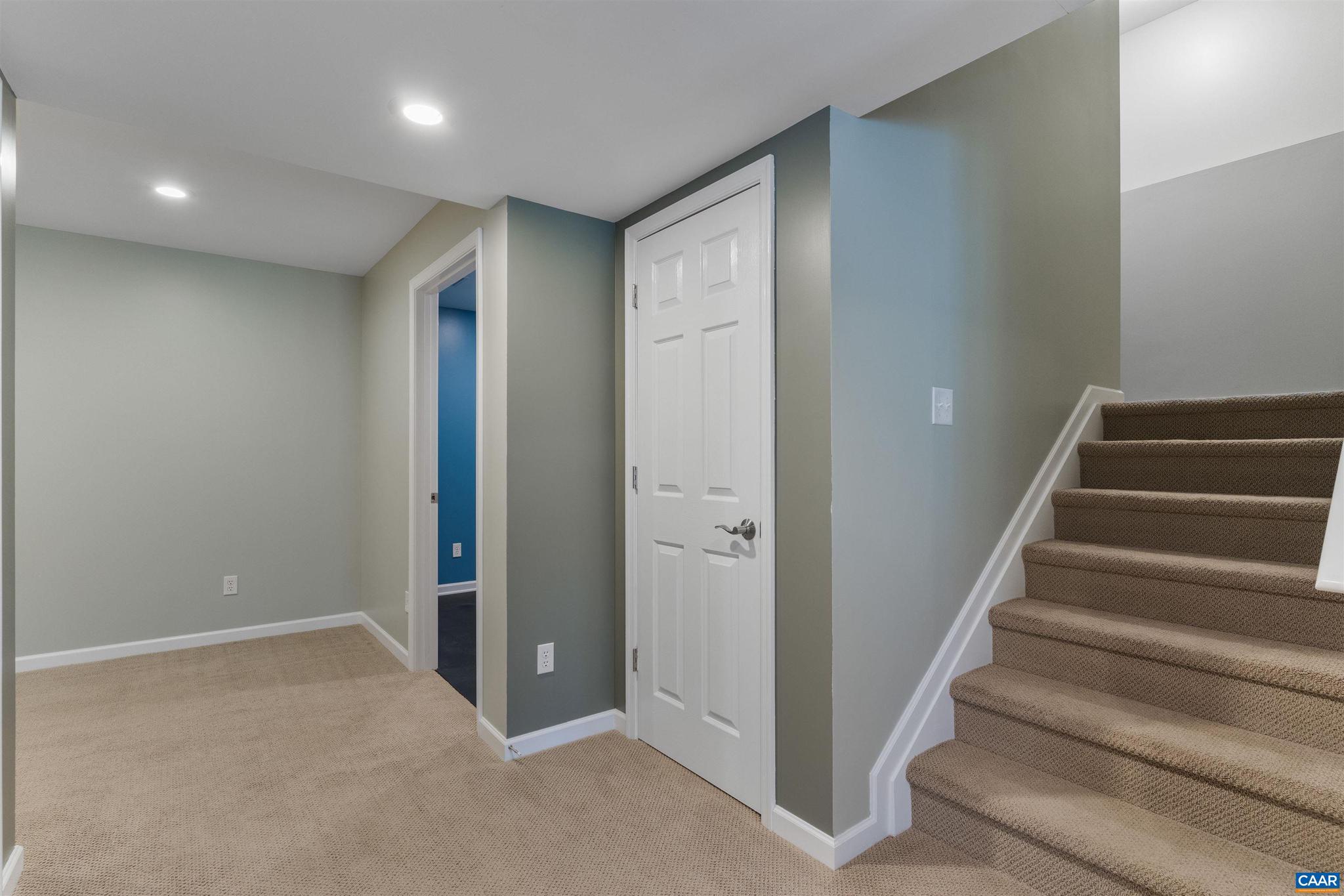 LAKE MONTICELLO - Residential