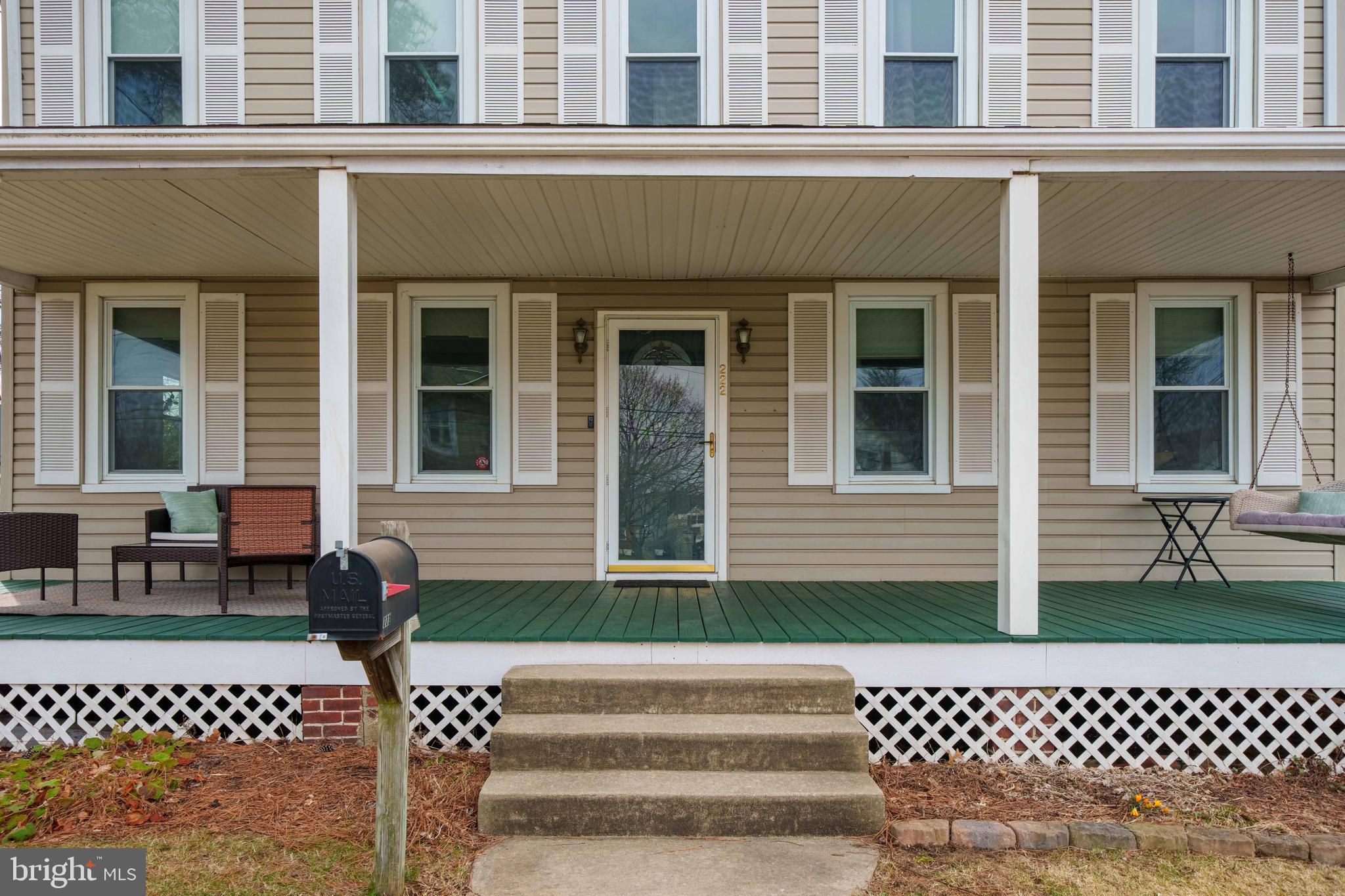 222 W CHAMPLAIN AVENUE