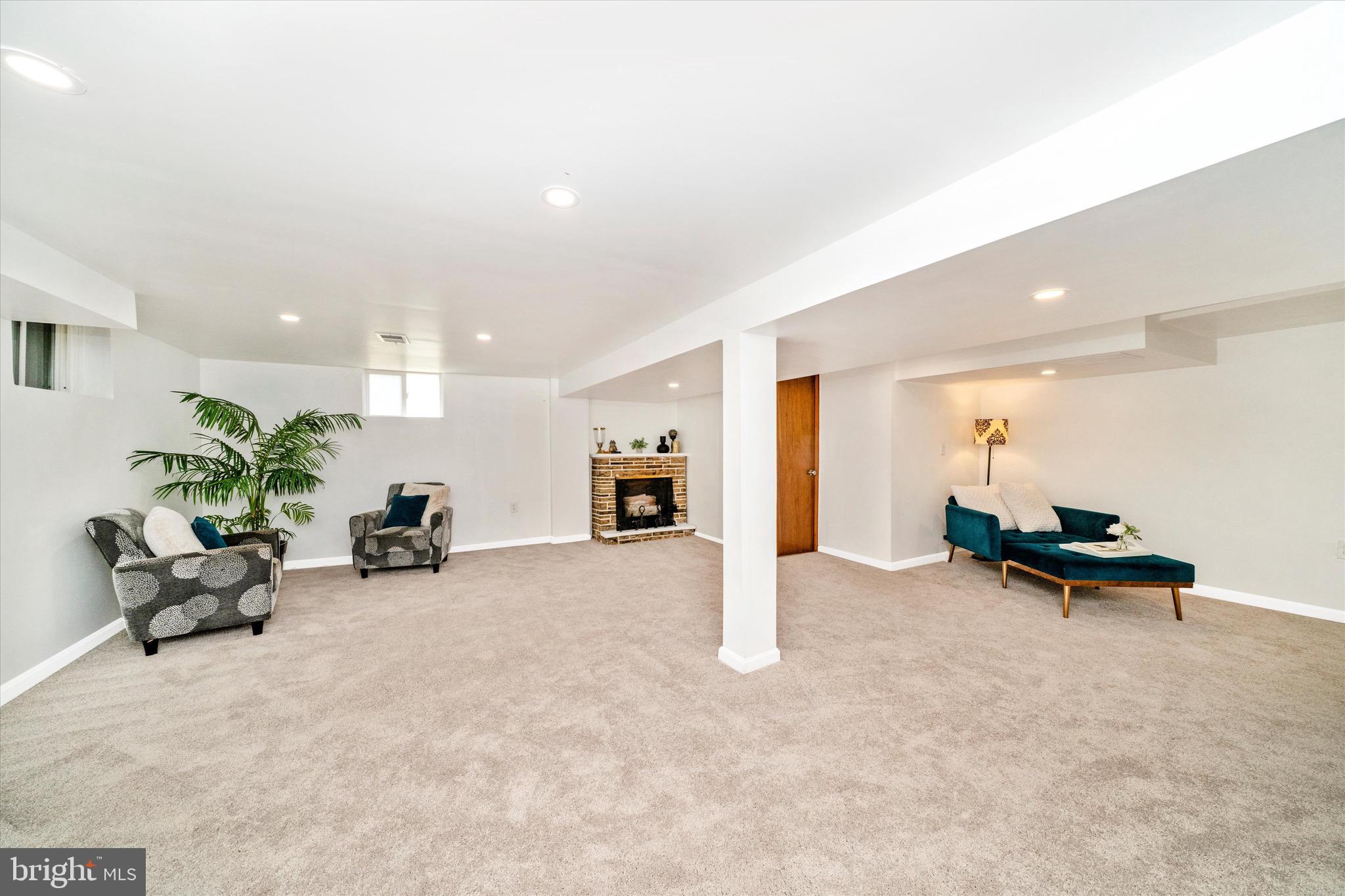 SAVAGE MEADOWS - Residential