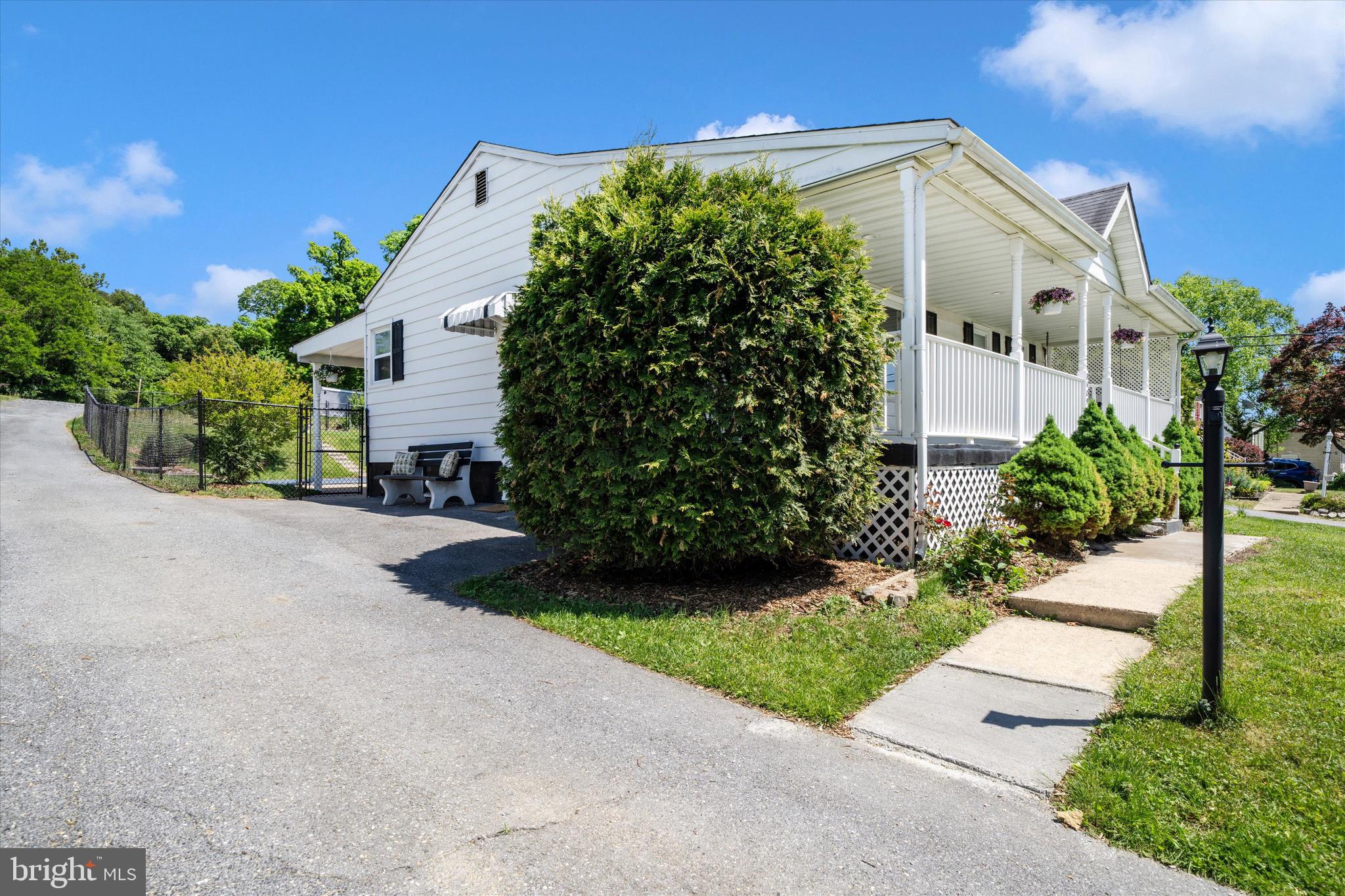 SAVAGE MEADOWS - Residential