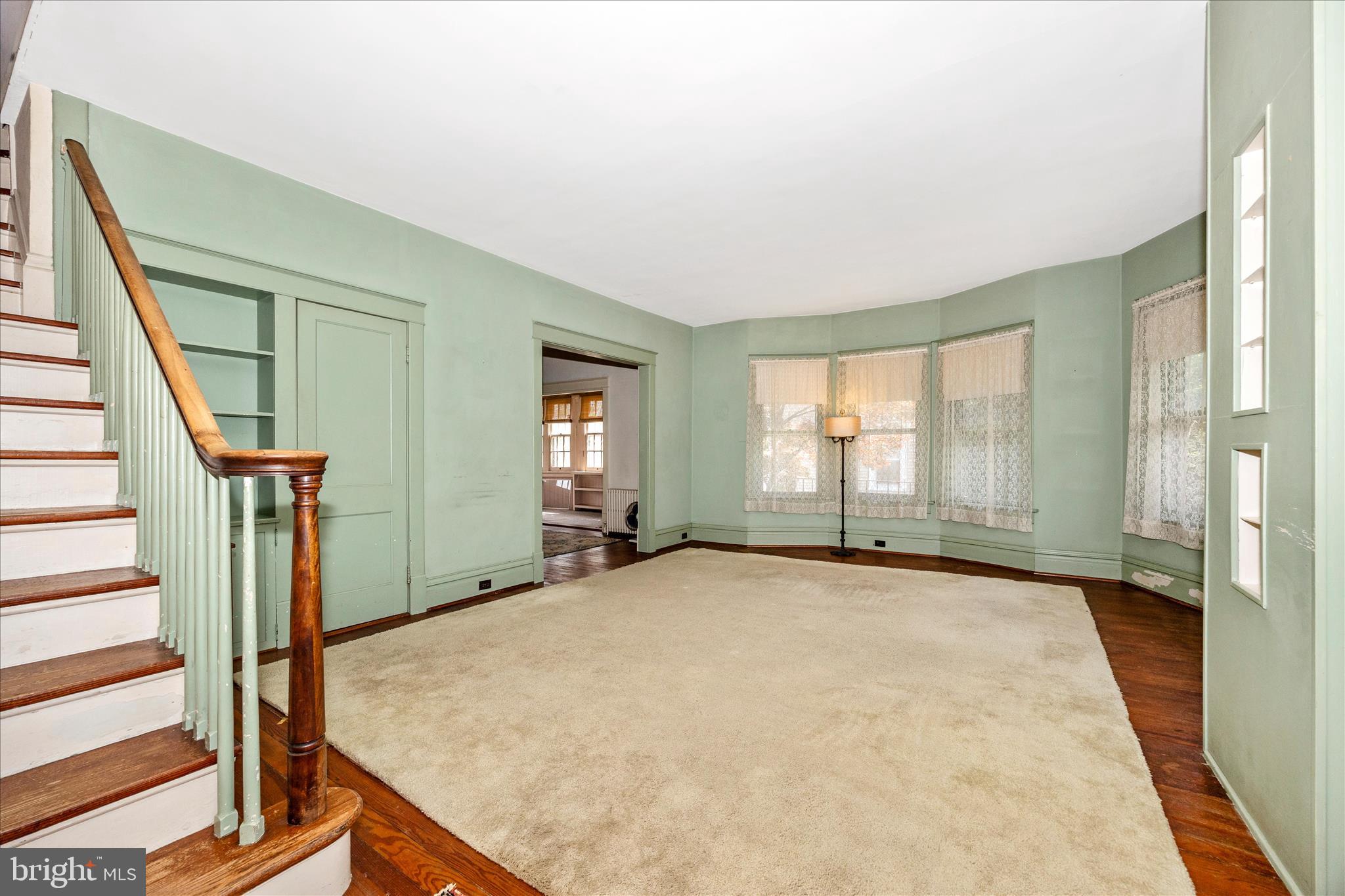 6645 JEFFERSON BOULEVARD