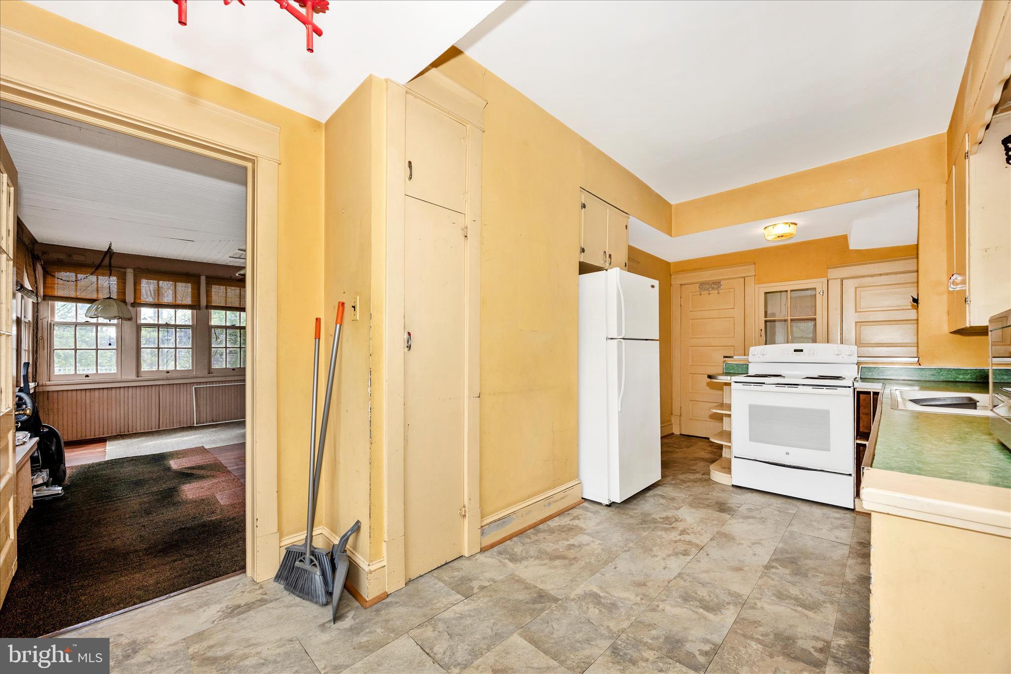 BRADDOCK HEIGHTS - Residential