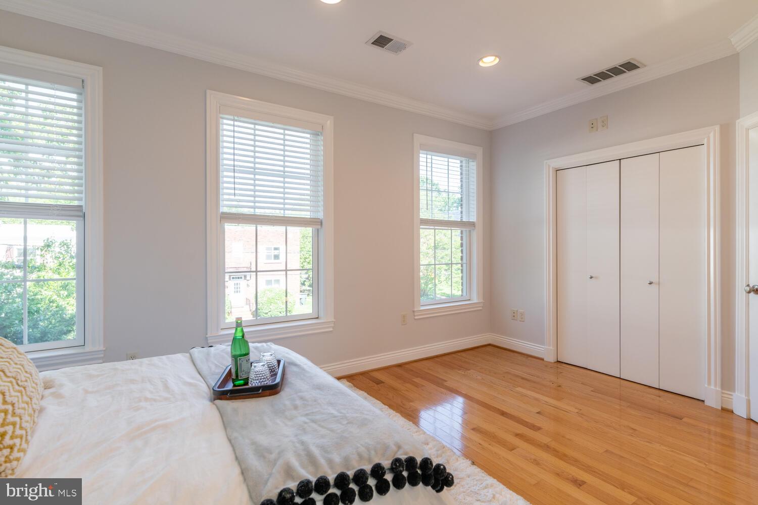 ROSEMONT - Residential