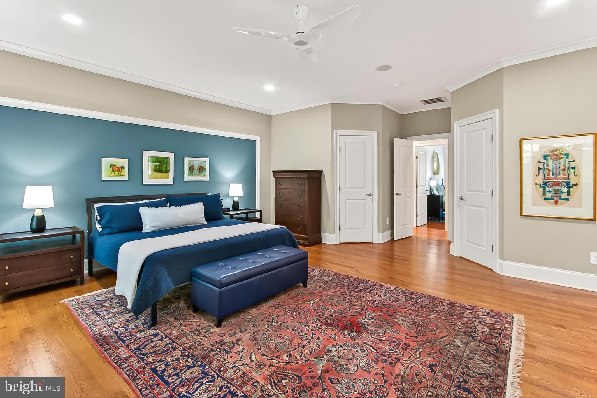 VIENNA WOODS - Residential