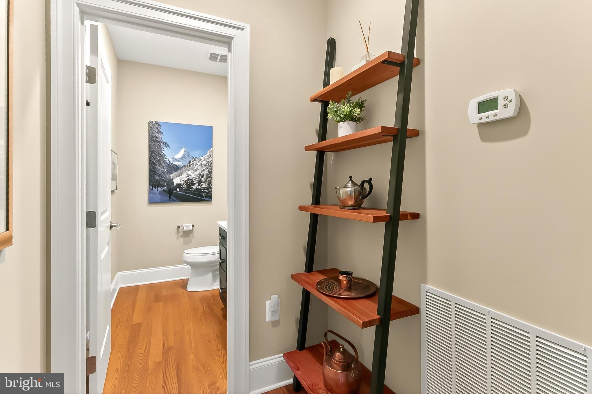 VIENNA WOODS - Residential