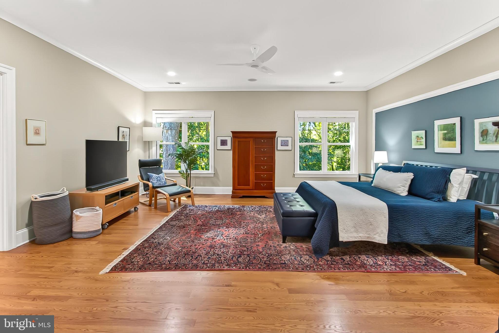 VIENNA WOODS - Residential