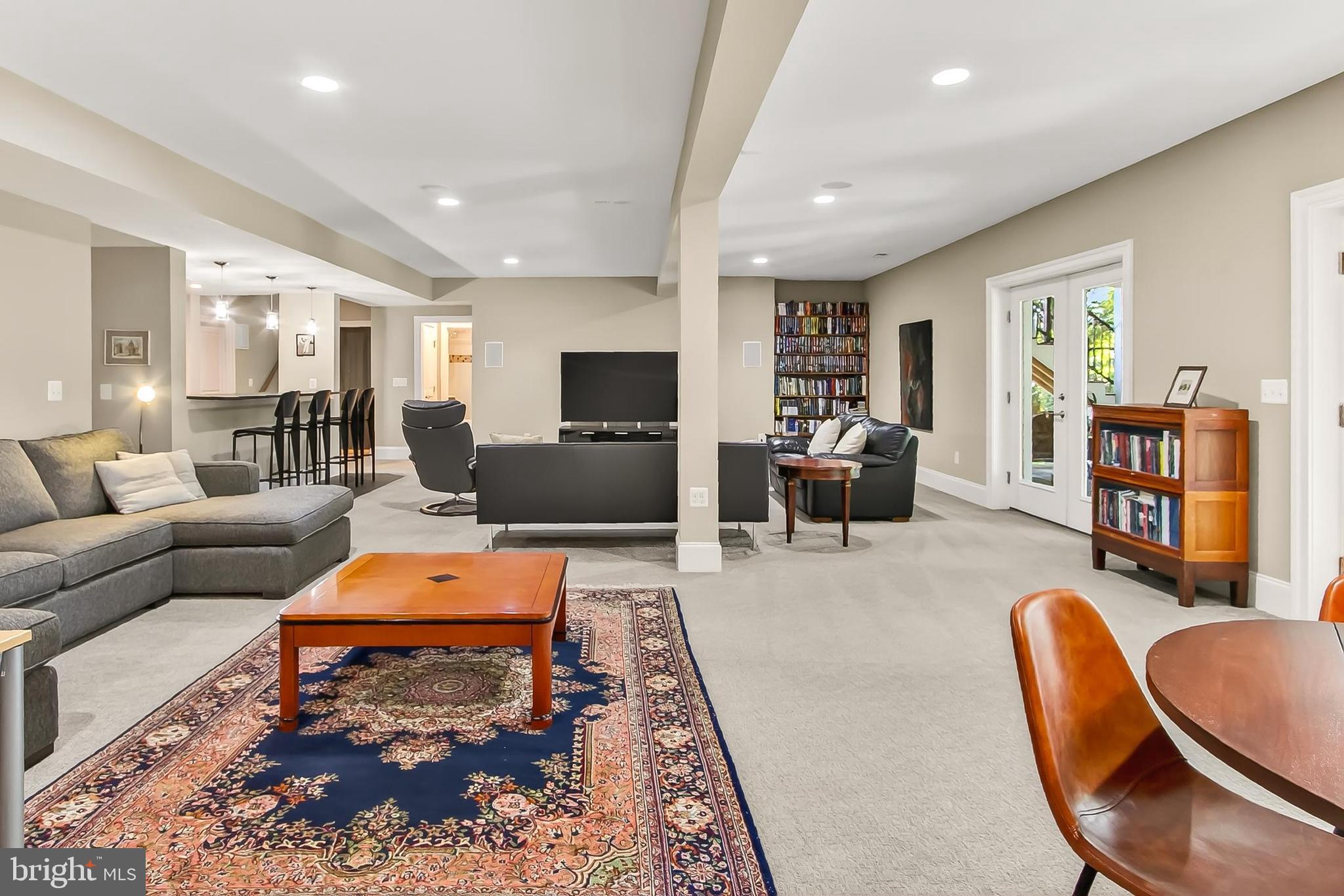 VIENNA WOODS - Residential