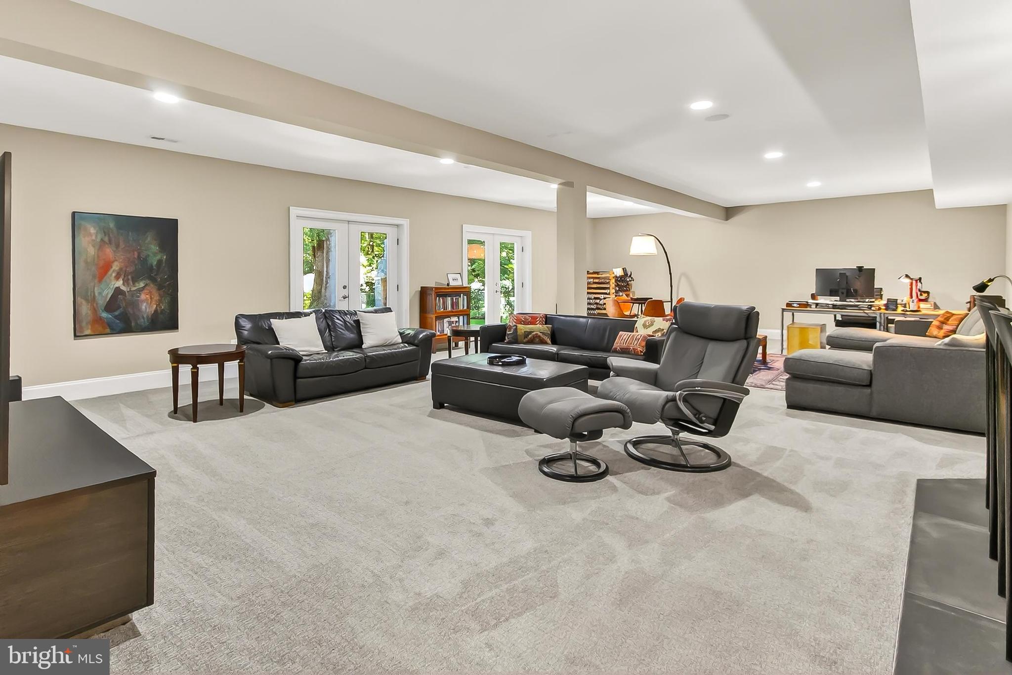 VIENNA WOODS - Residential