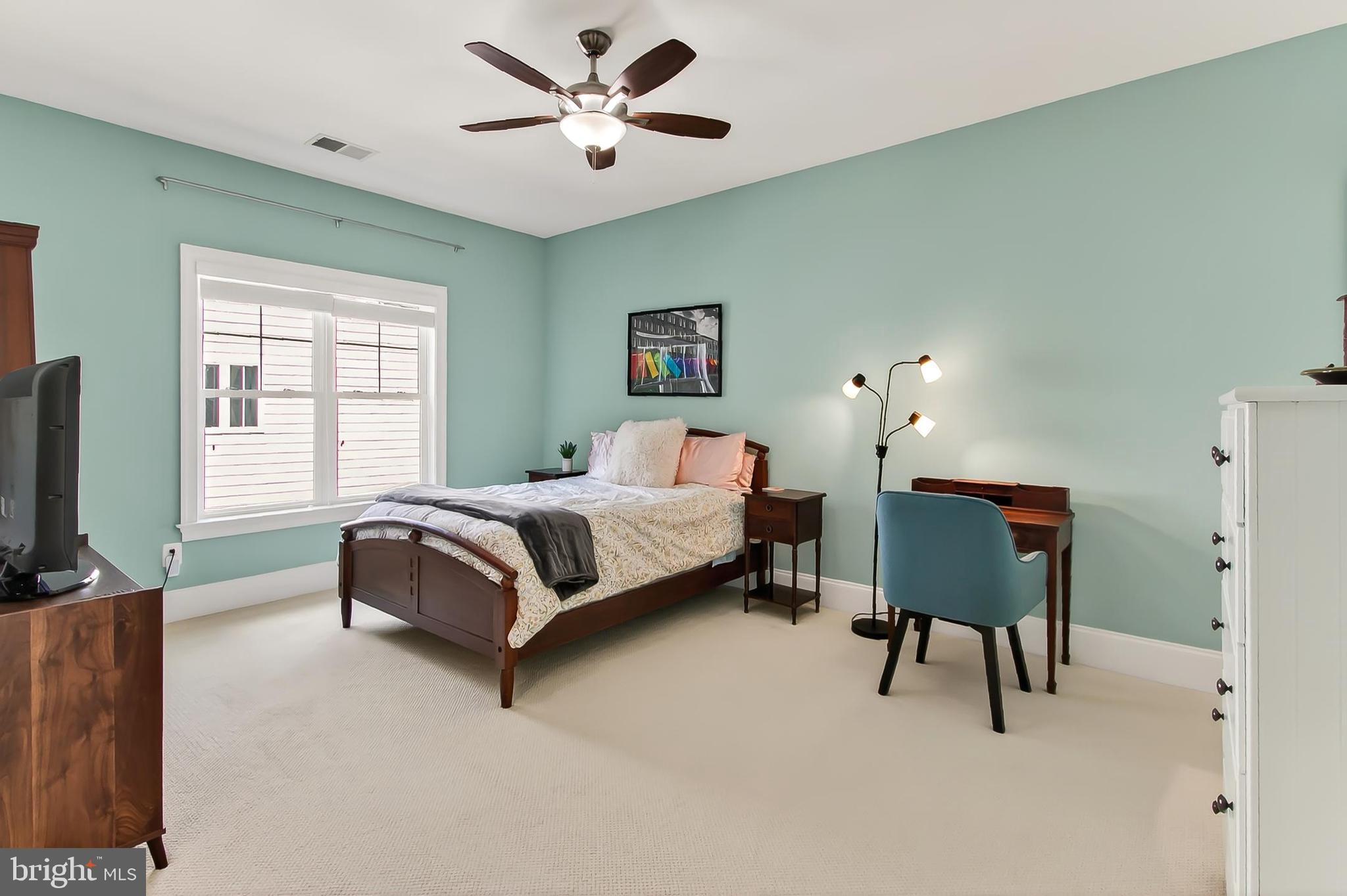 VIENNA WOODS - Residential