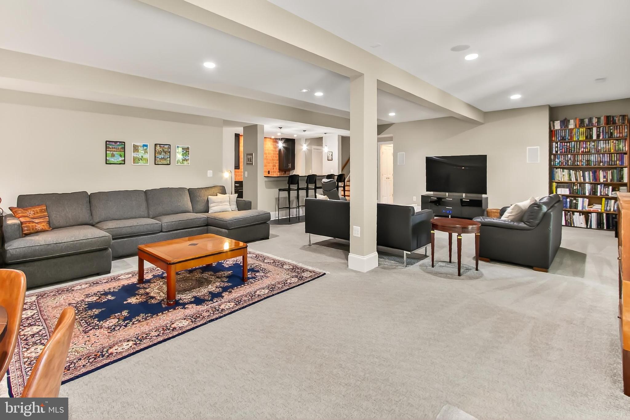 VIENNA WOODS - Residential