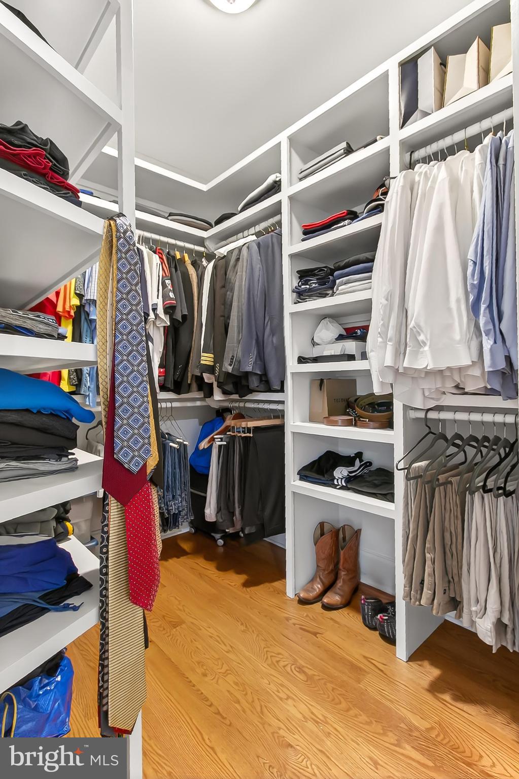 VIENNA WOODS - Residential