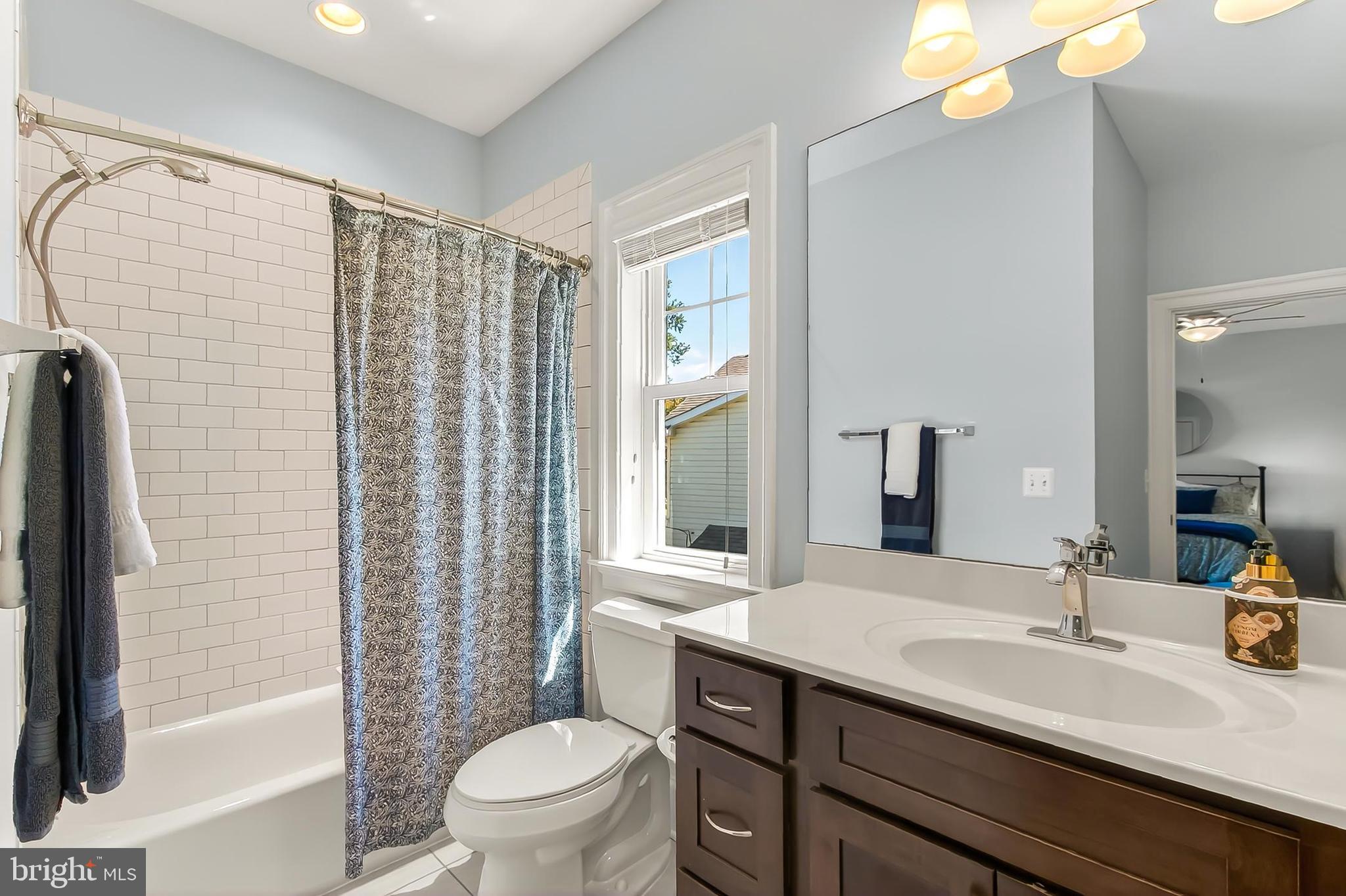 VIENNA WOODS - Residential