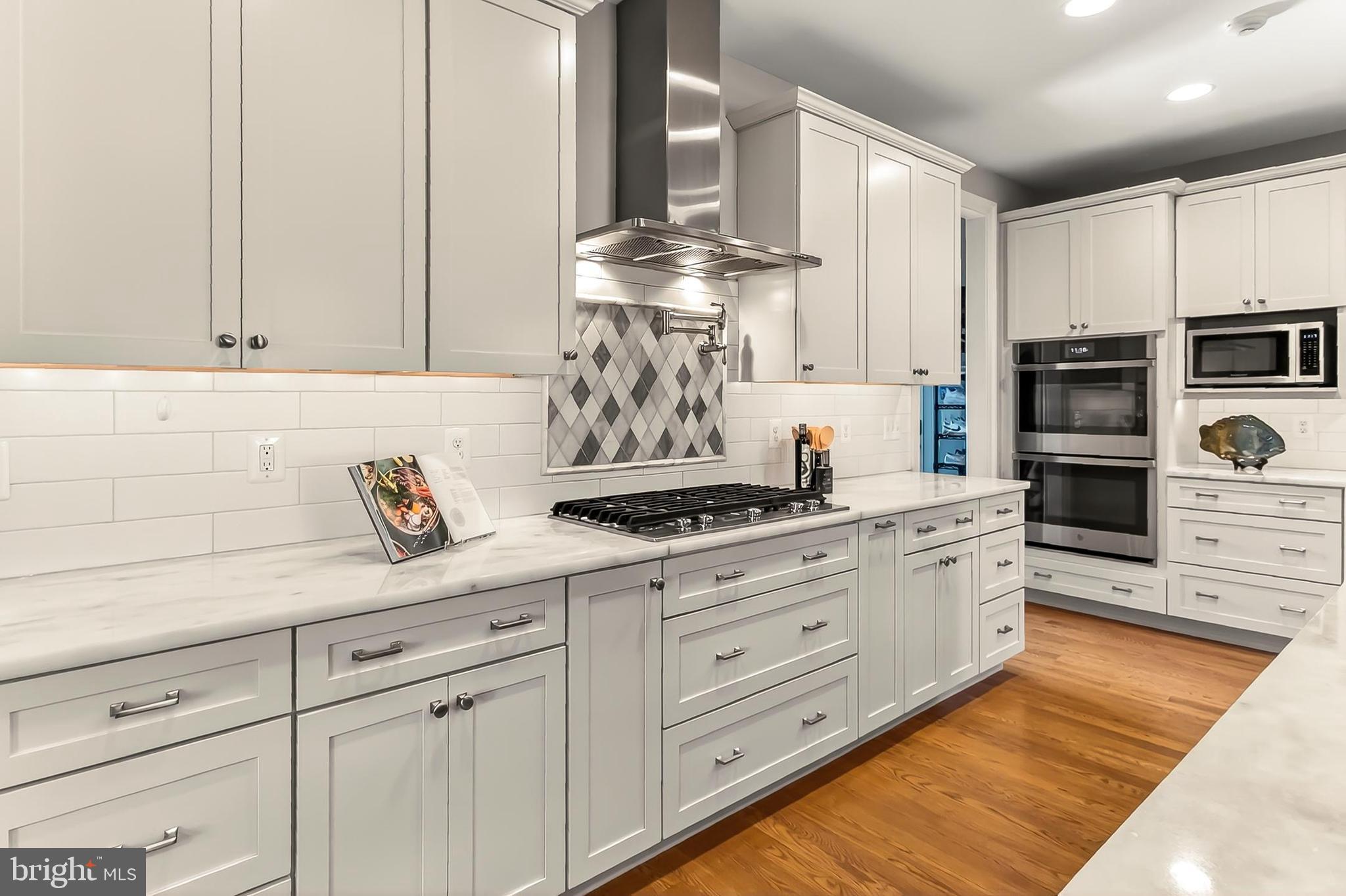 VIENNA WOODS - Residential