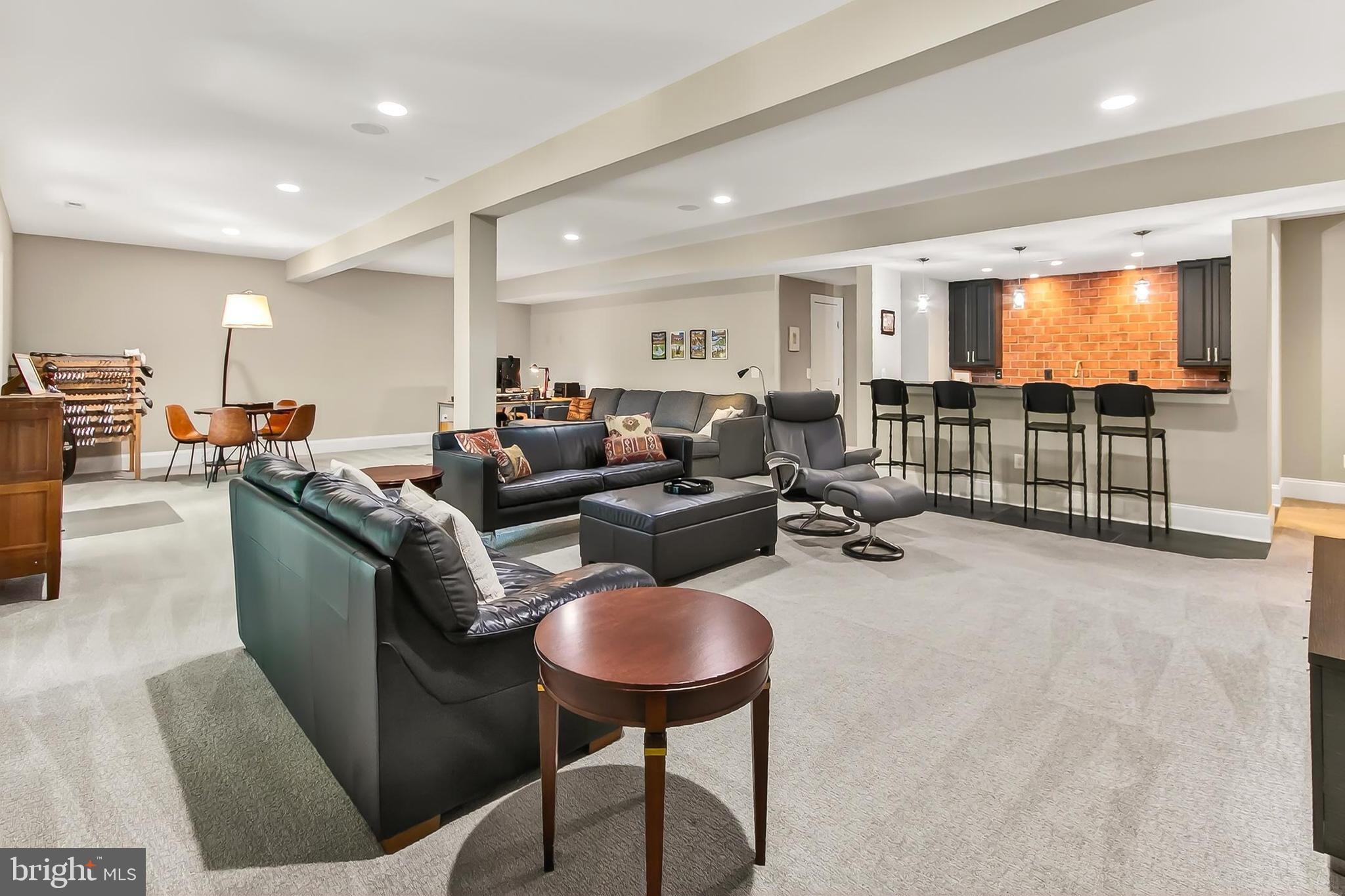 VIENNA WOODS - Residential