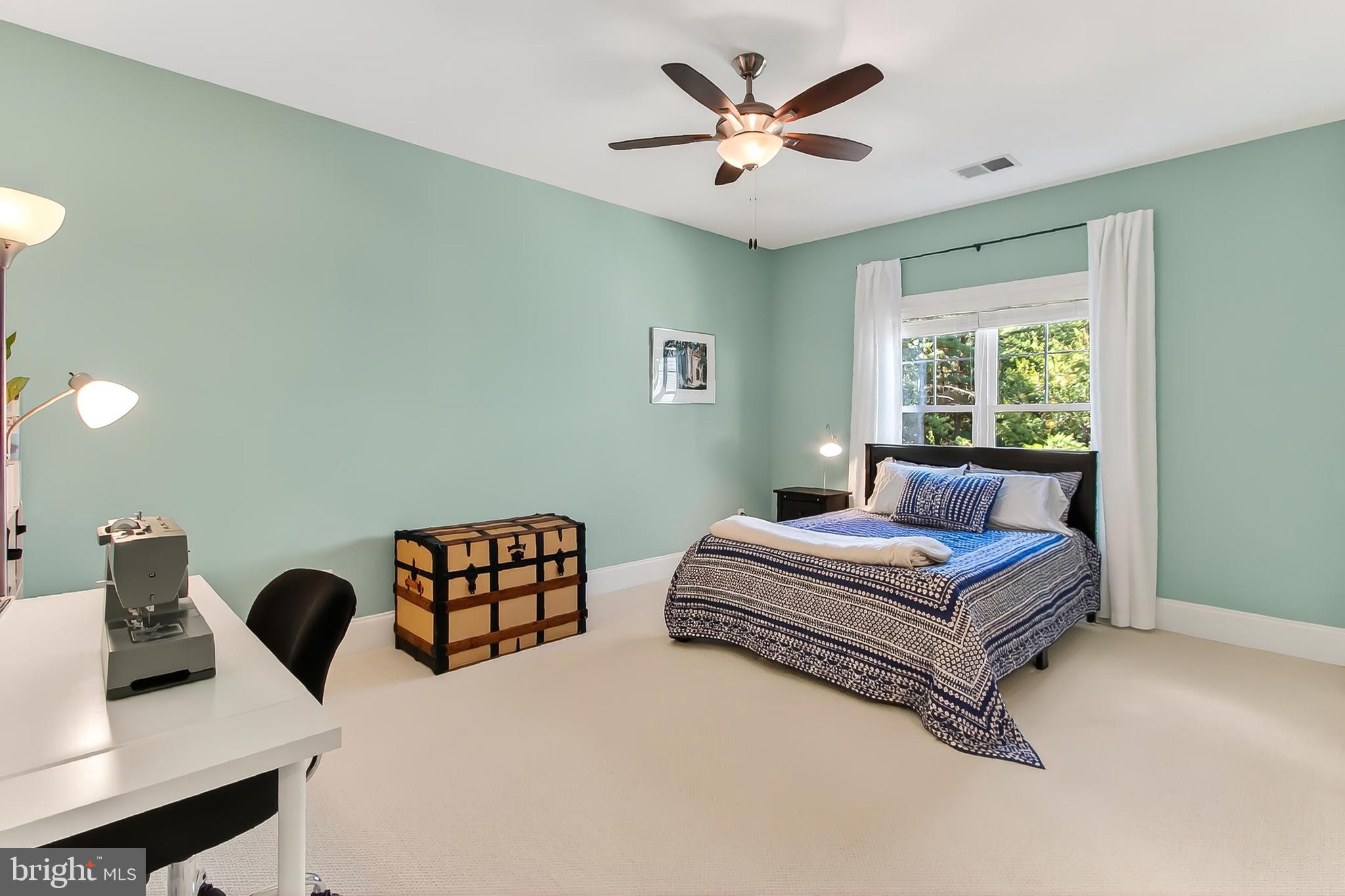 VIENNA WOODS - Residential