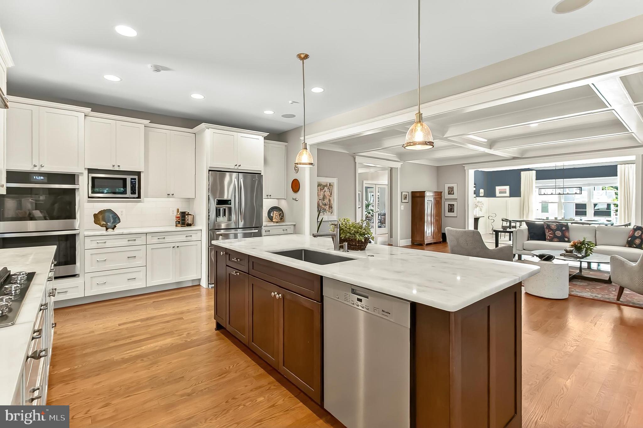 VIENNA WOODS - Residential