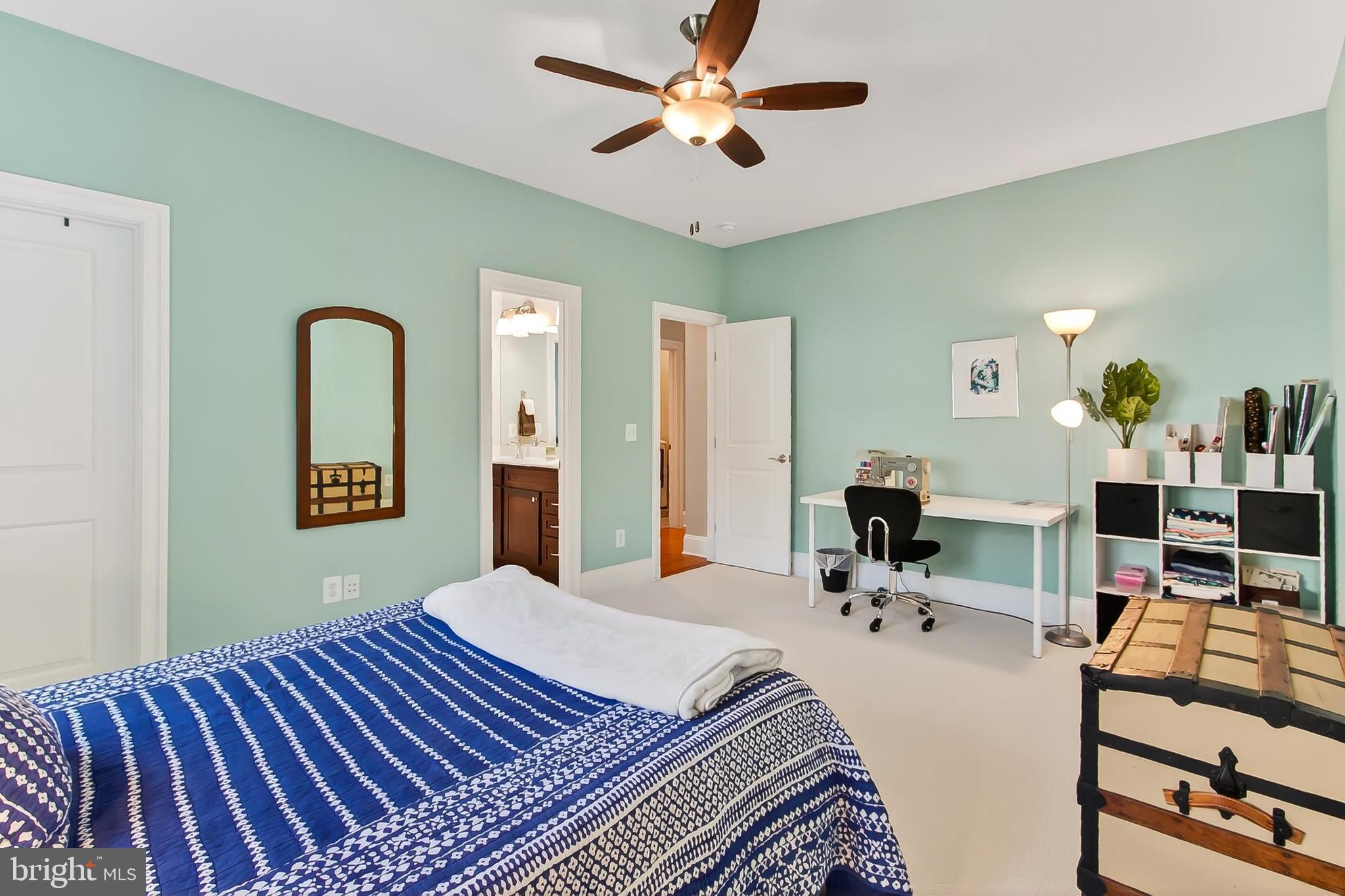 VIENNA WOODS - Residential