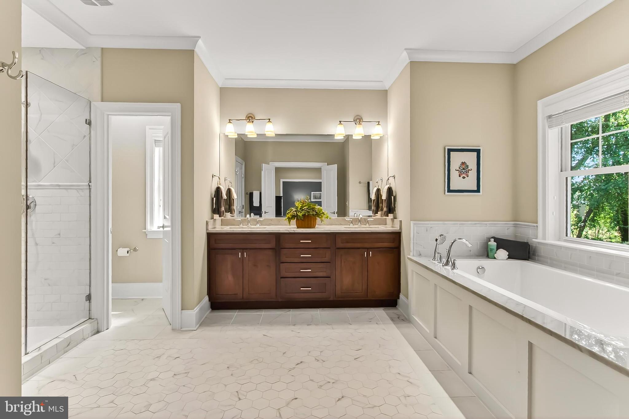 VIENNA WOODS - Residential