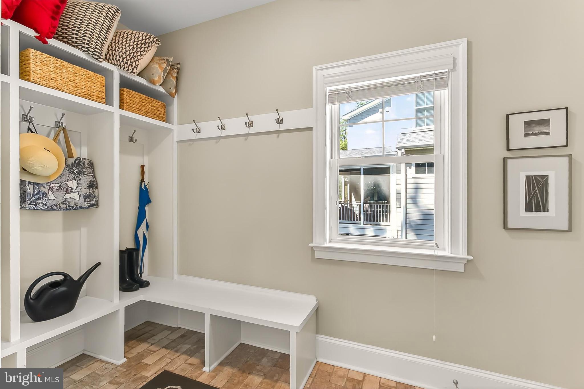 VIENNA WOODS - Residential