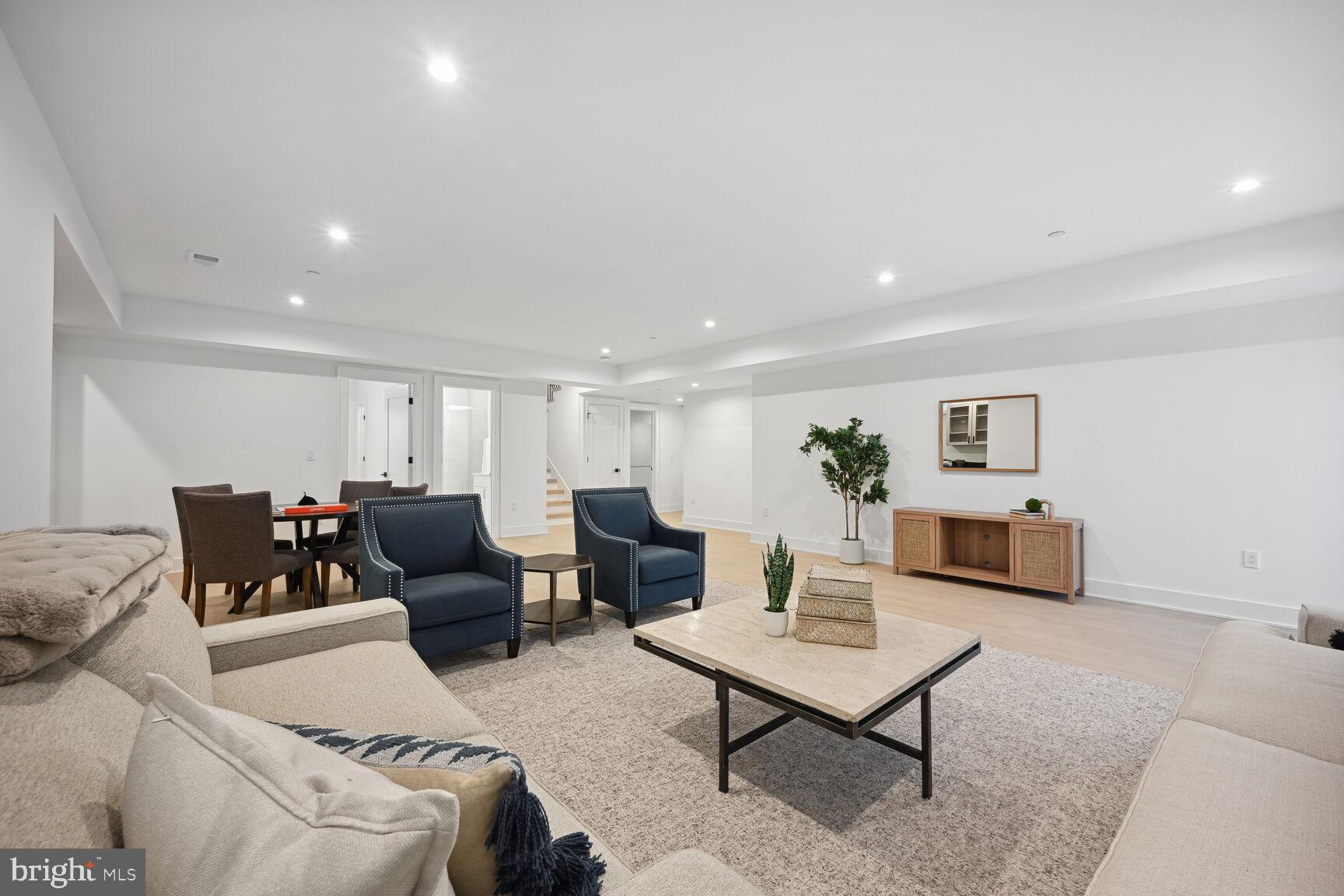 NORTH CHEVY CHASE - Residential