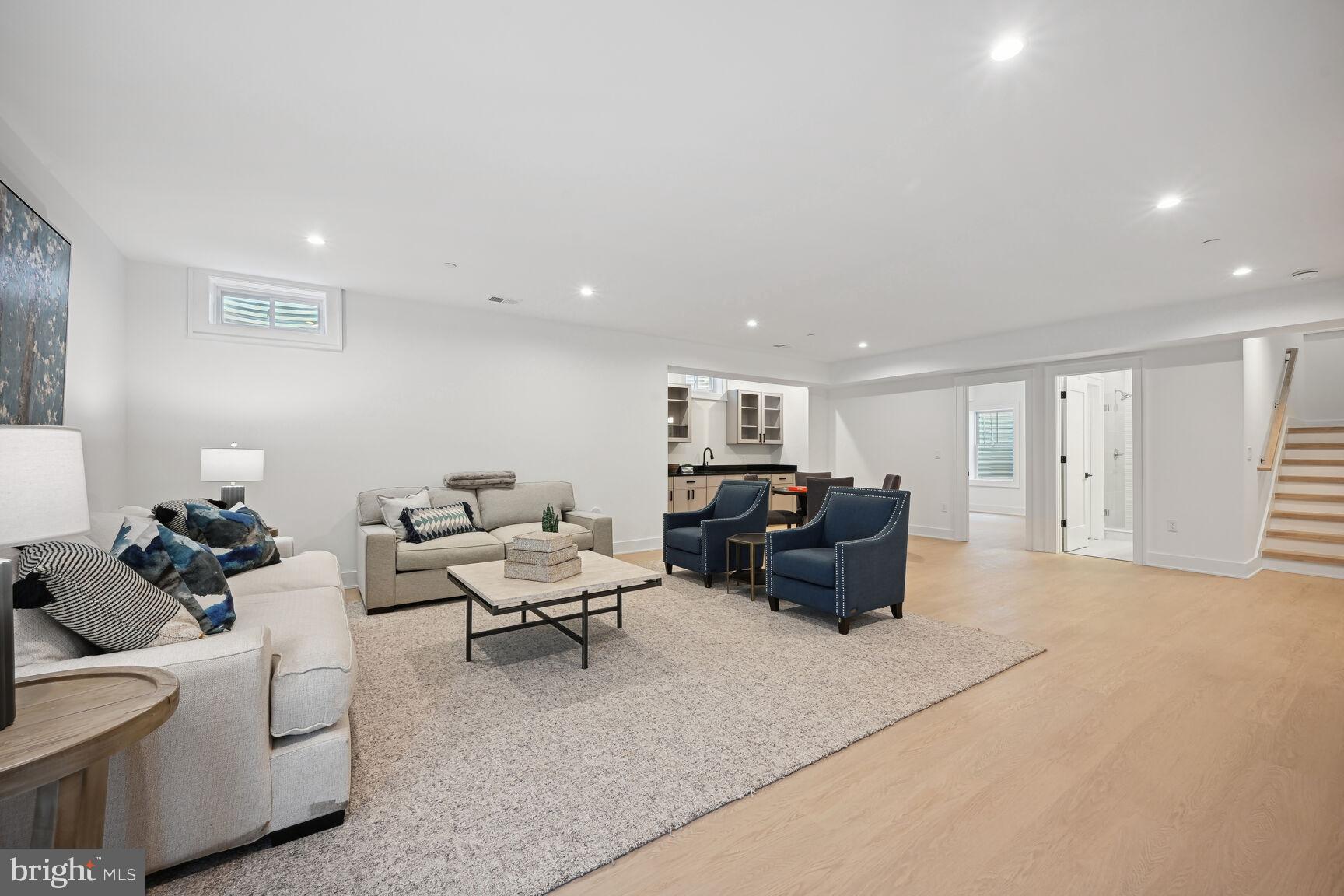 NORTH CHEVY CHASE - Residential