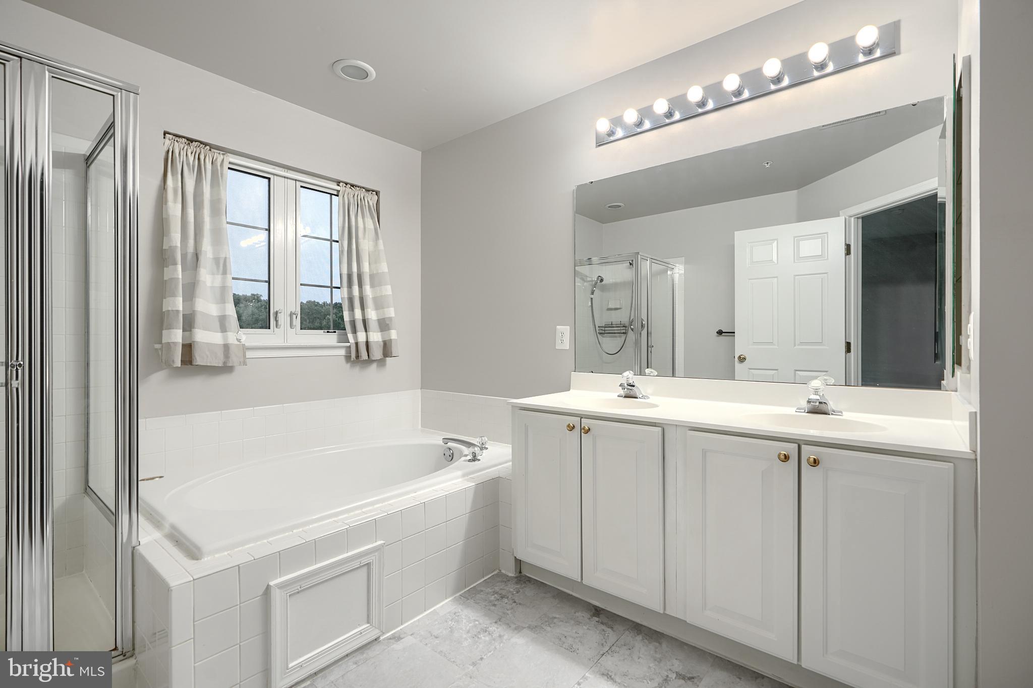 ELLICOTT OVERLOOK - Residential Lease