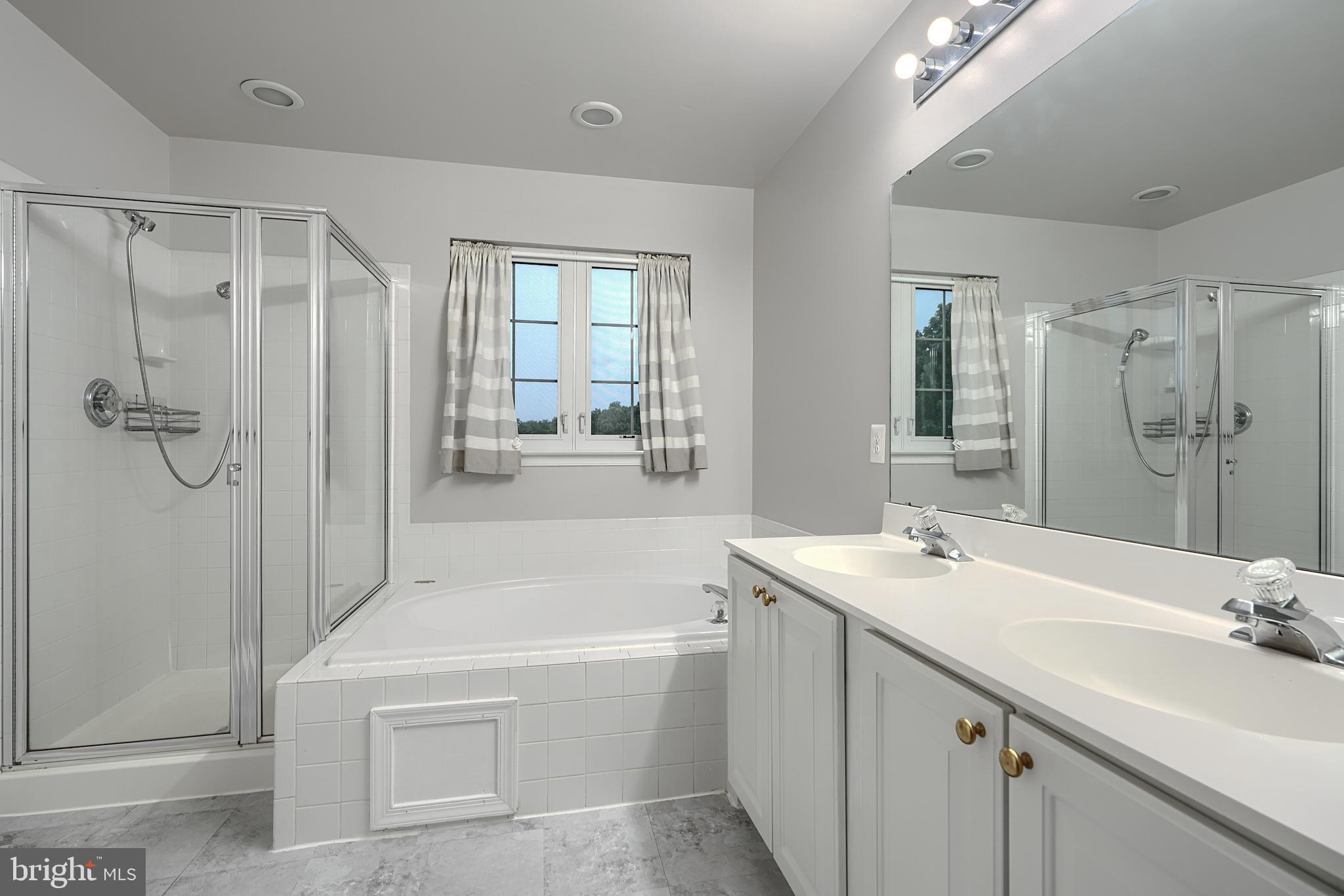 ELLICOTT OVERLOOK - Residential Lease