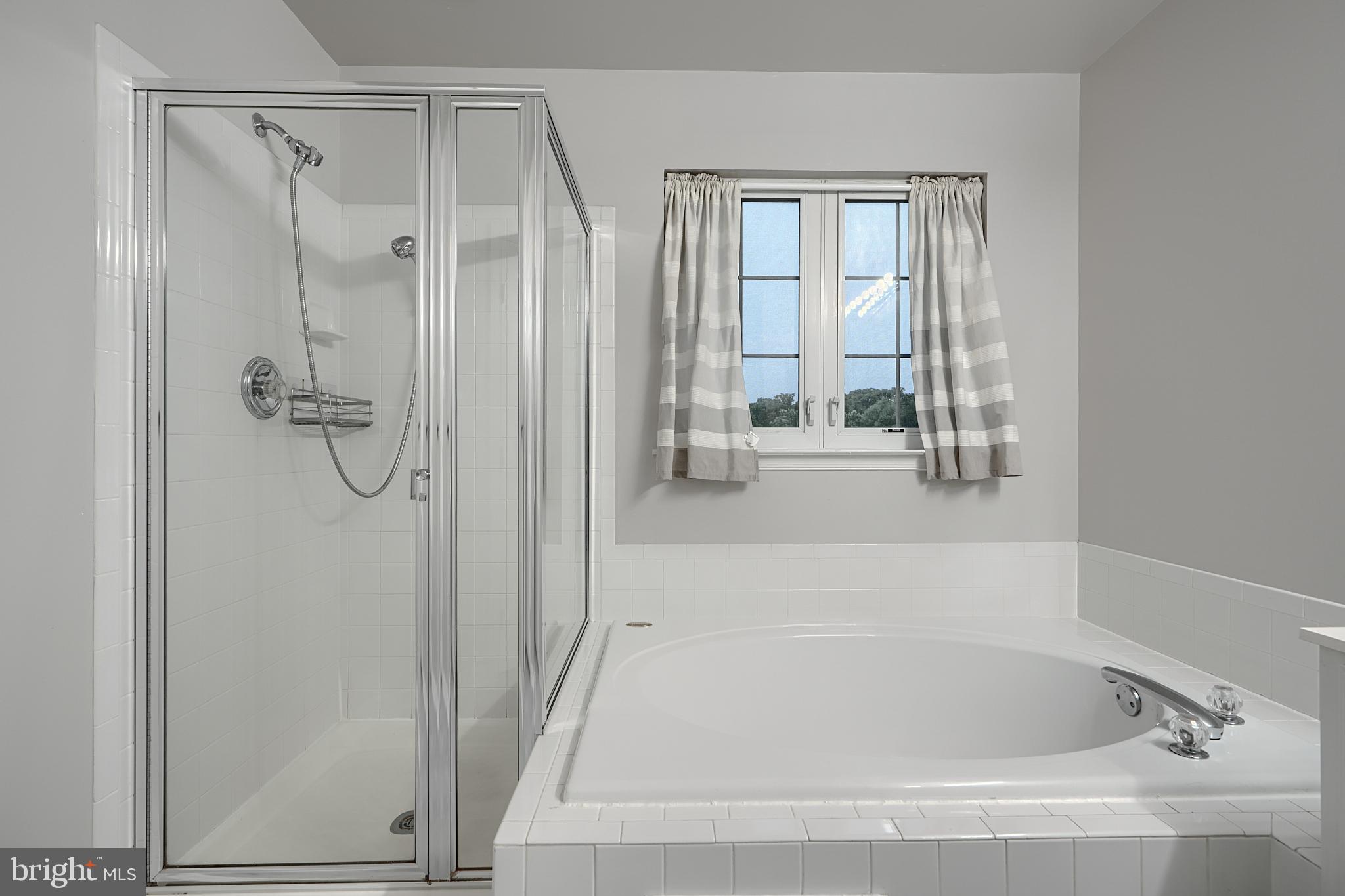 ELLICOTT OVERLOOK - Residential Lease