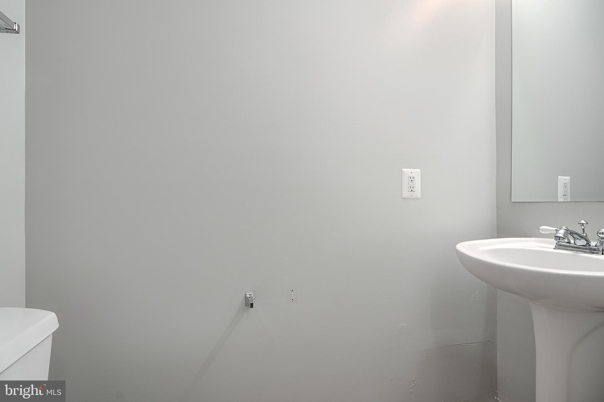 ELLICOTT OVERLOOK - Residential Lease