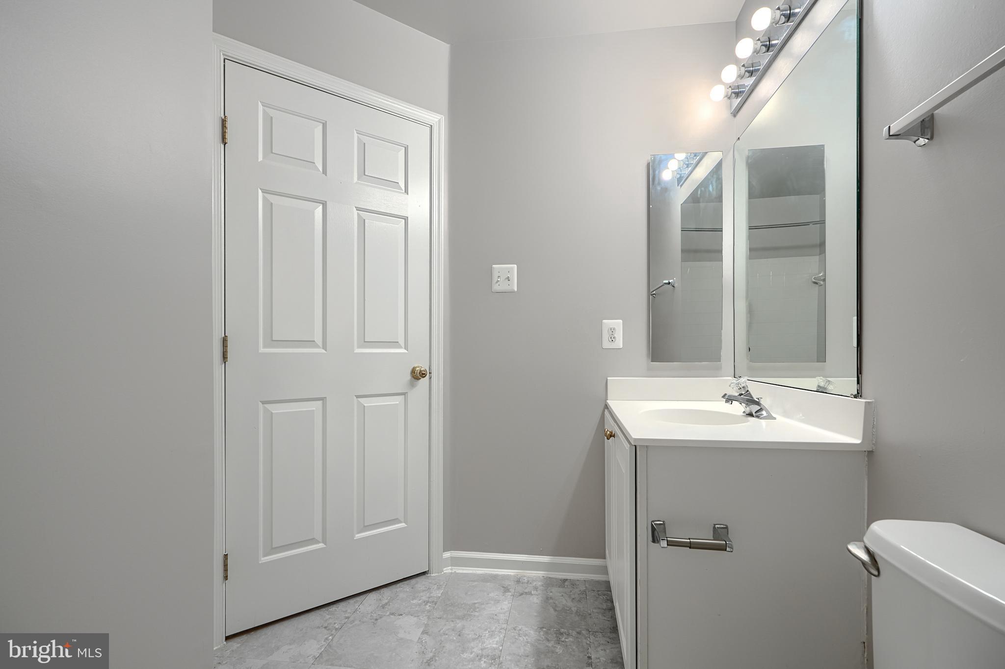 ELLICOTT OVERLOOK - Residential Lease