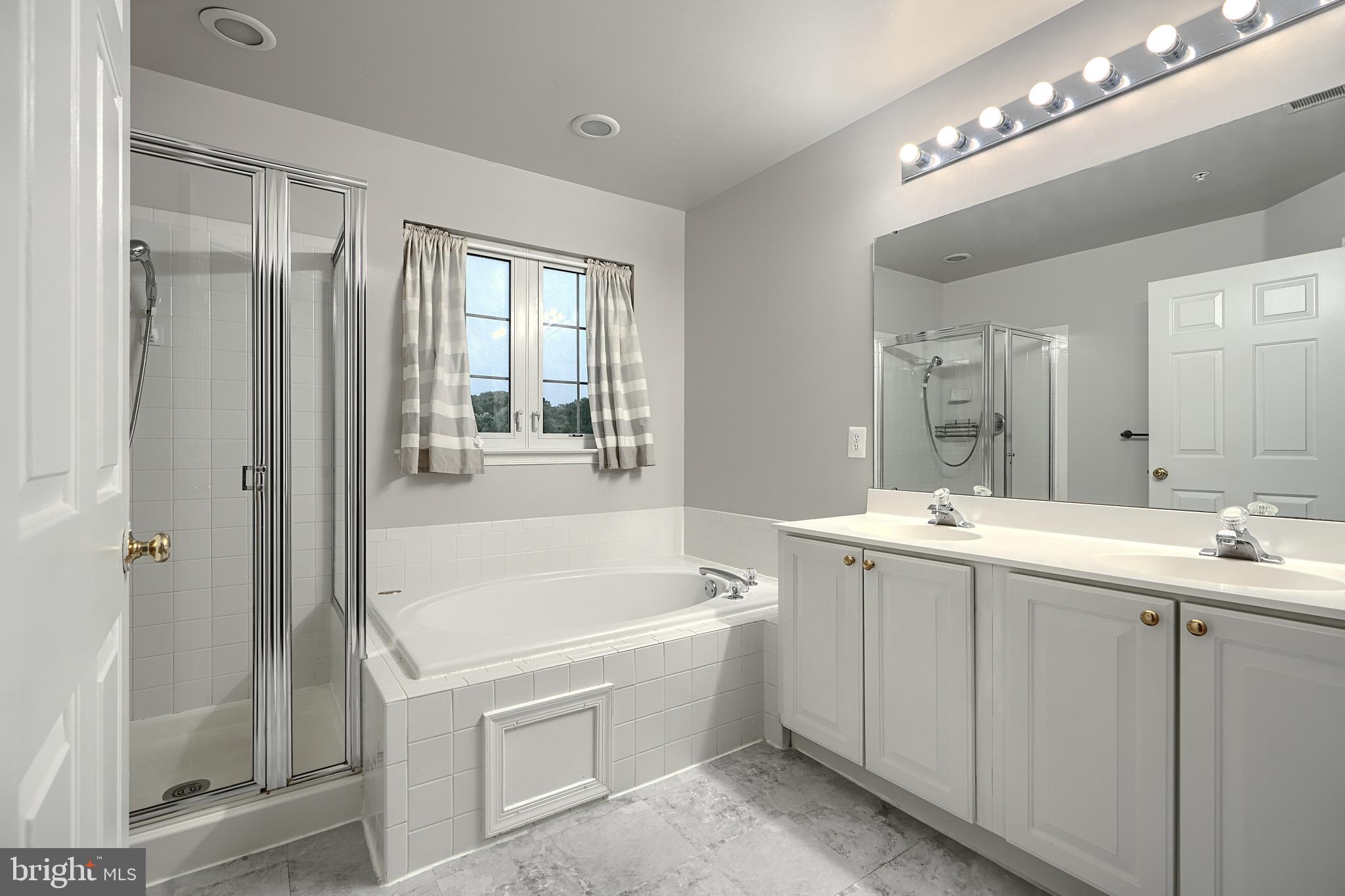 ELLICOTT OVERLOOK - Residential Lease