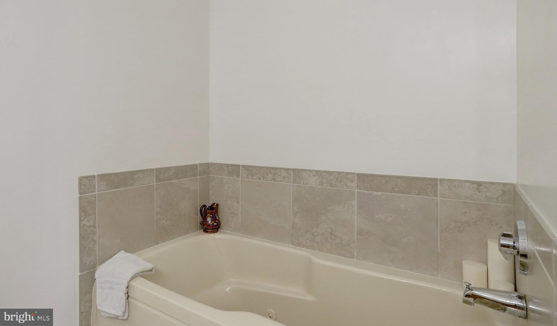 CLARENDON - Residential