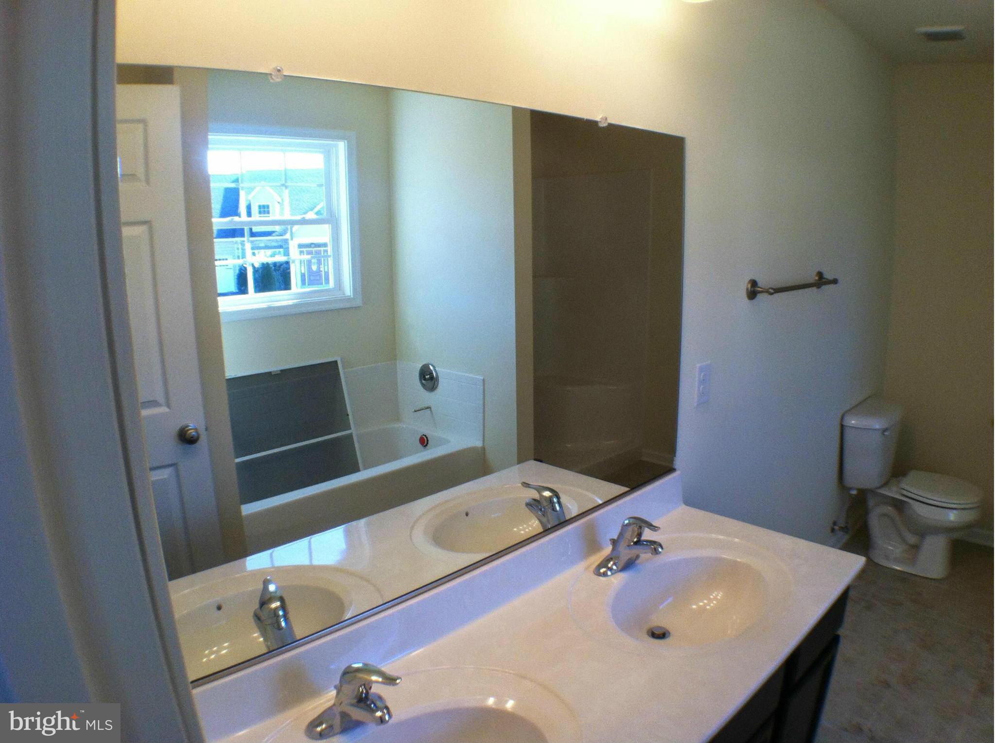 THE TOWNES AT OAKHURST - Residential