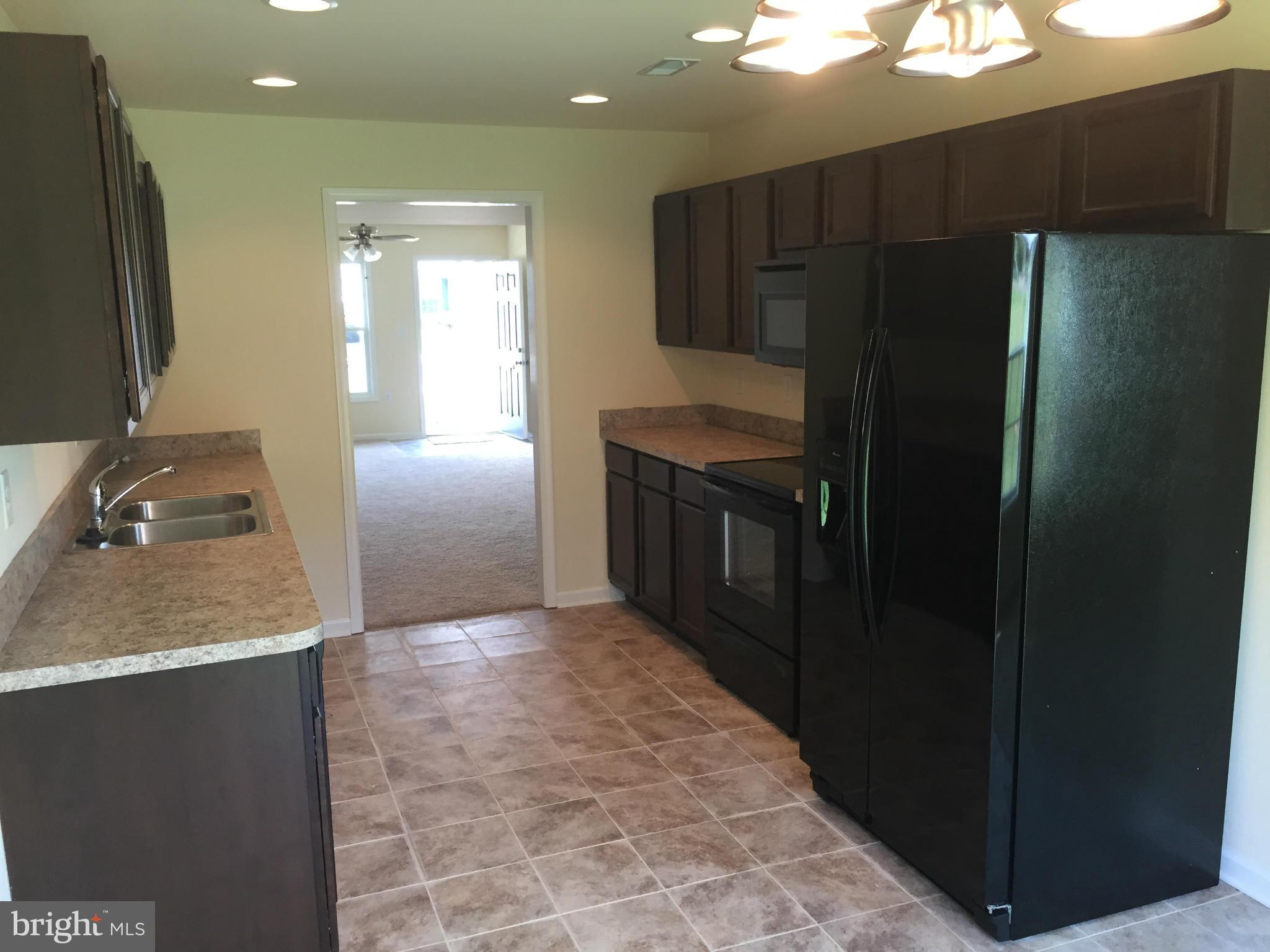 THE TOWNES AT OAKHURST - Residential