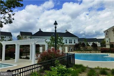 RIVER OAKS - Residential Lease