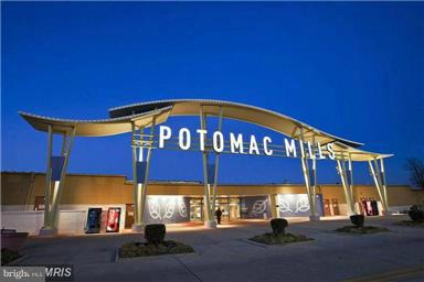 RIVER OAKS - Residential Lease